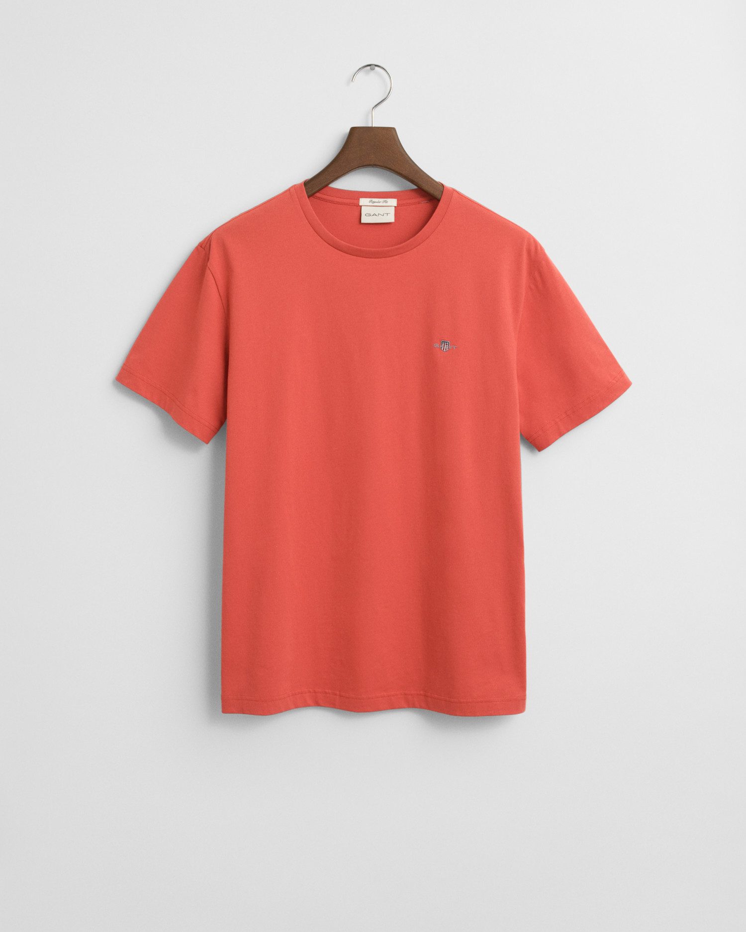 Gant T-shirt REG SHIELD SS T-SHIRT met logoborduursel op borsthoogte