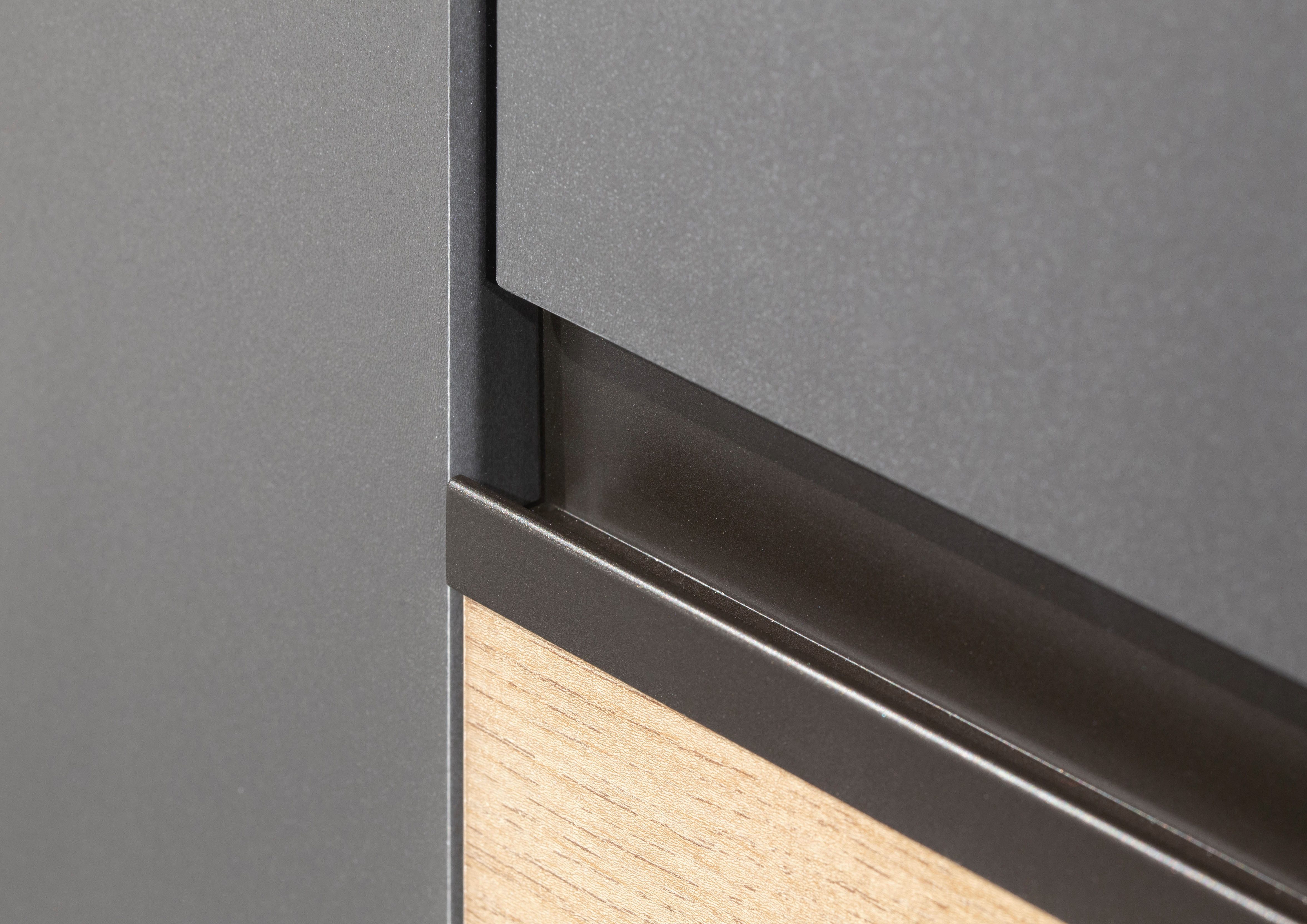 rauch Draaideurkast Kledingkast Kast Garderobe Wasmand COSTA in 3 Breedtes veel ruimte, greeploze front en push-to-open functie made in germany