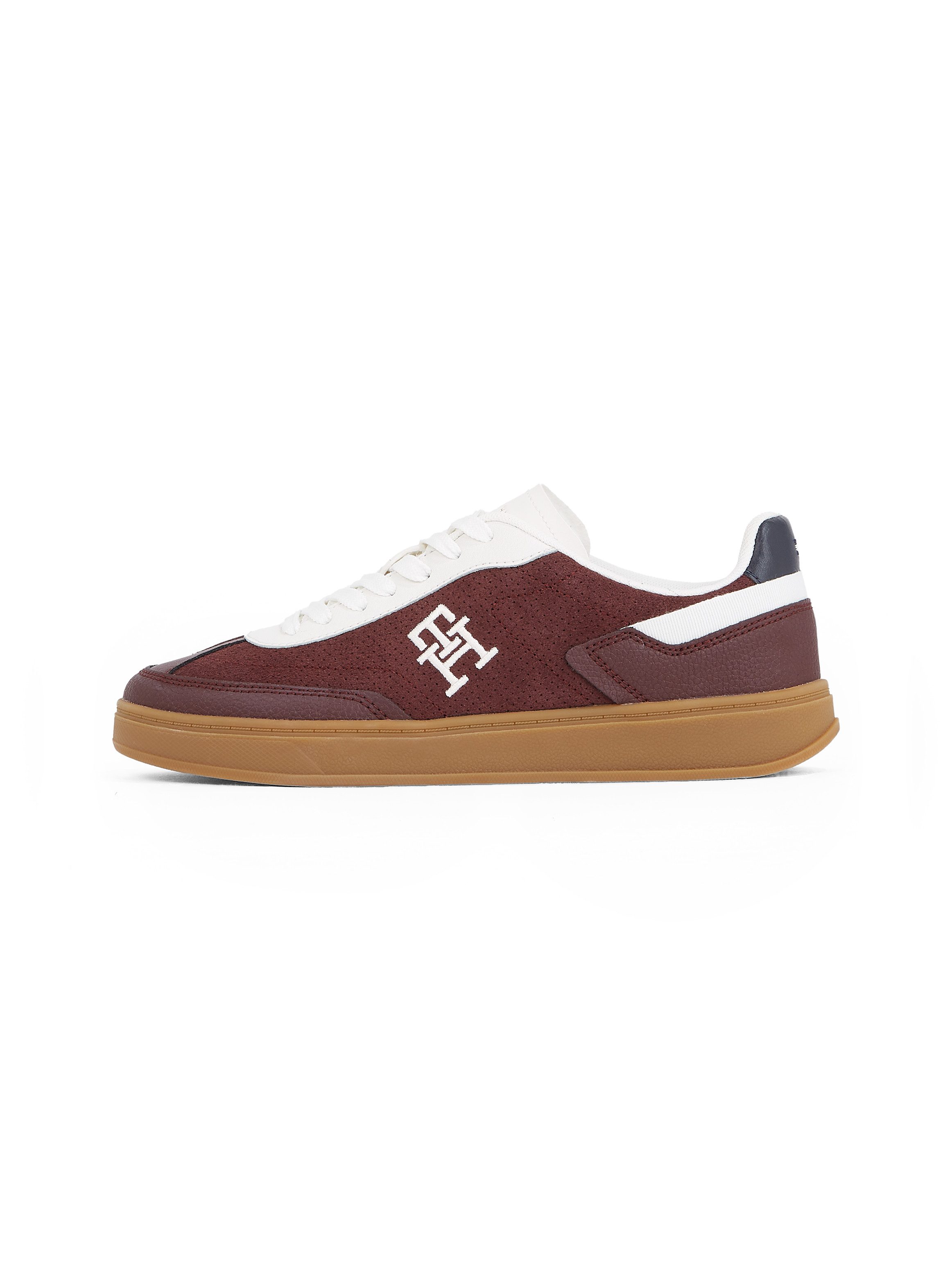 Tommy Hilfiger Plateausneakers TH HERITAGE SNEAKER PERF vrijetijdsschoen, lage schoen, veterschoen met th-logo-borduring