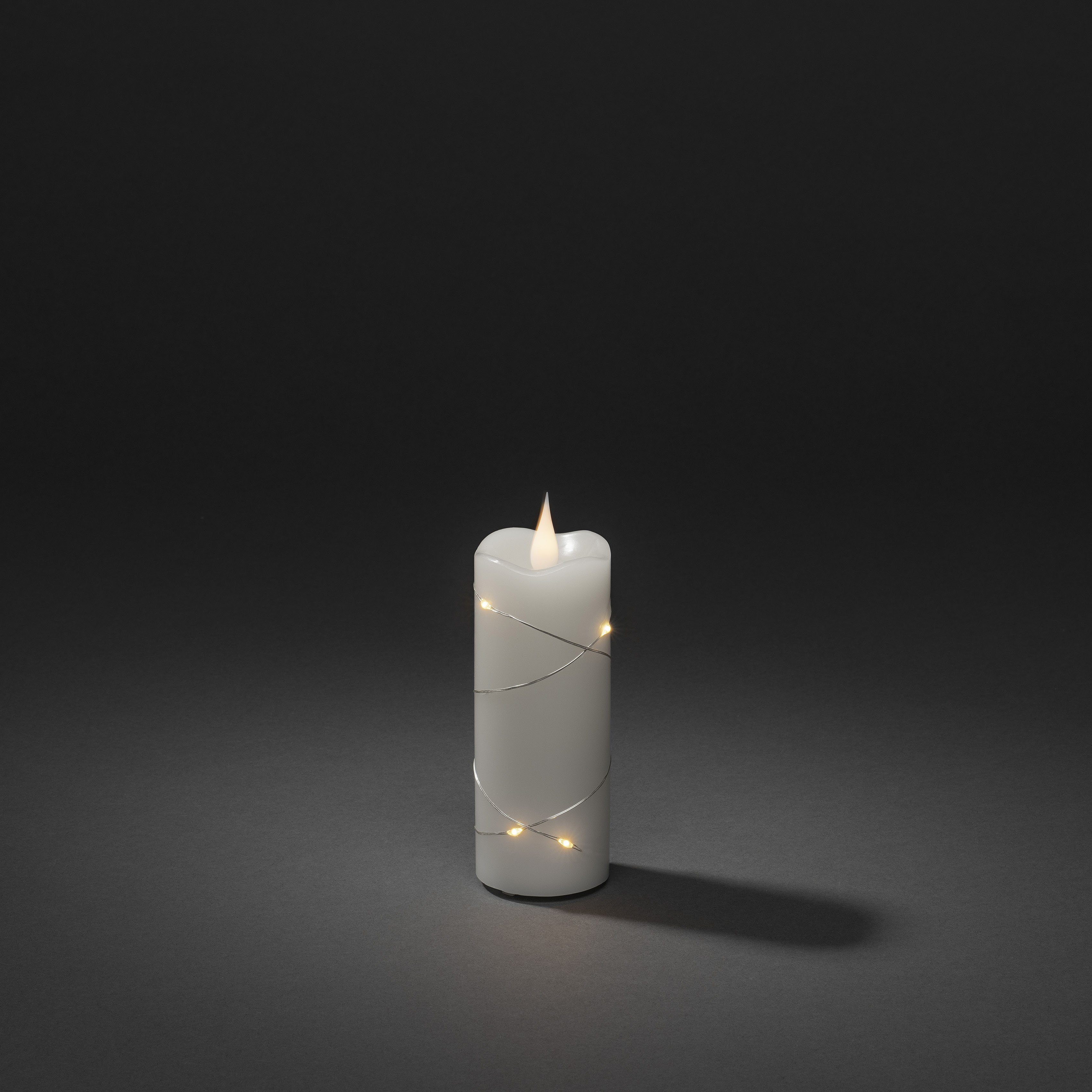 KONSTSMIDE Led-kaars Kerst versiering Ledkaars van echte was wit, met 3D vlam en zilverkleur. Draad omwikkeld (1-delig)