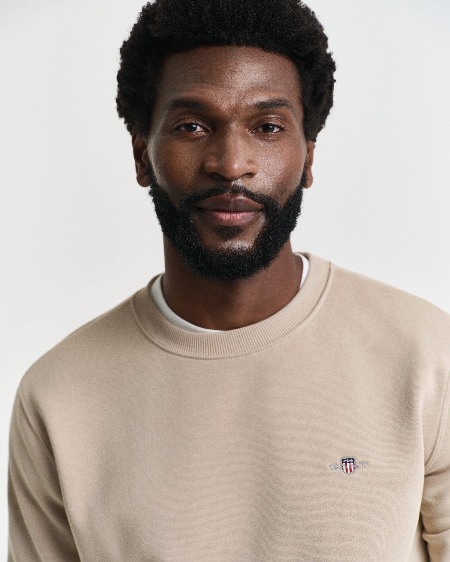 Gant Sweatshirt REG SHIELD C-NECK SWEAT met logoborduursel op borsthoogte