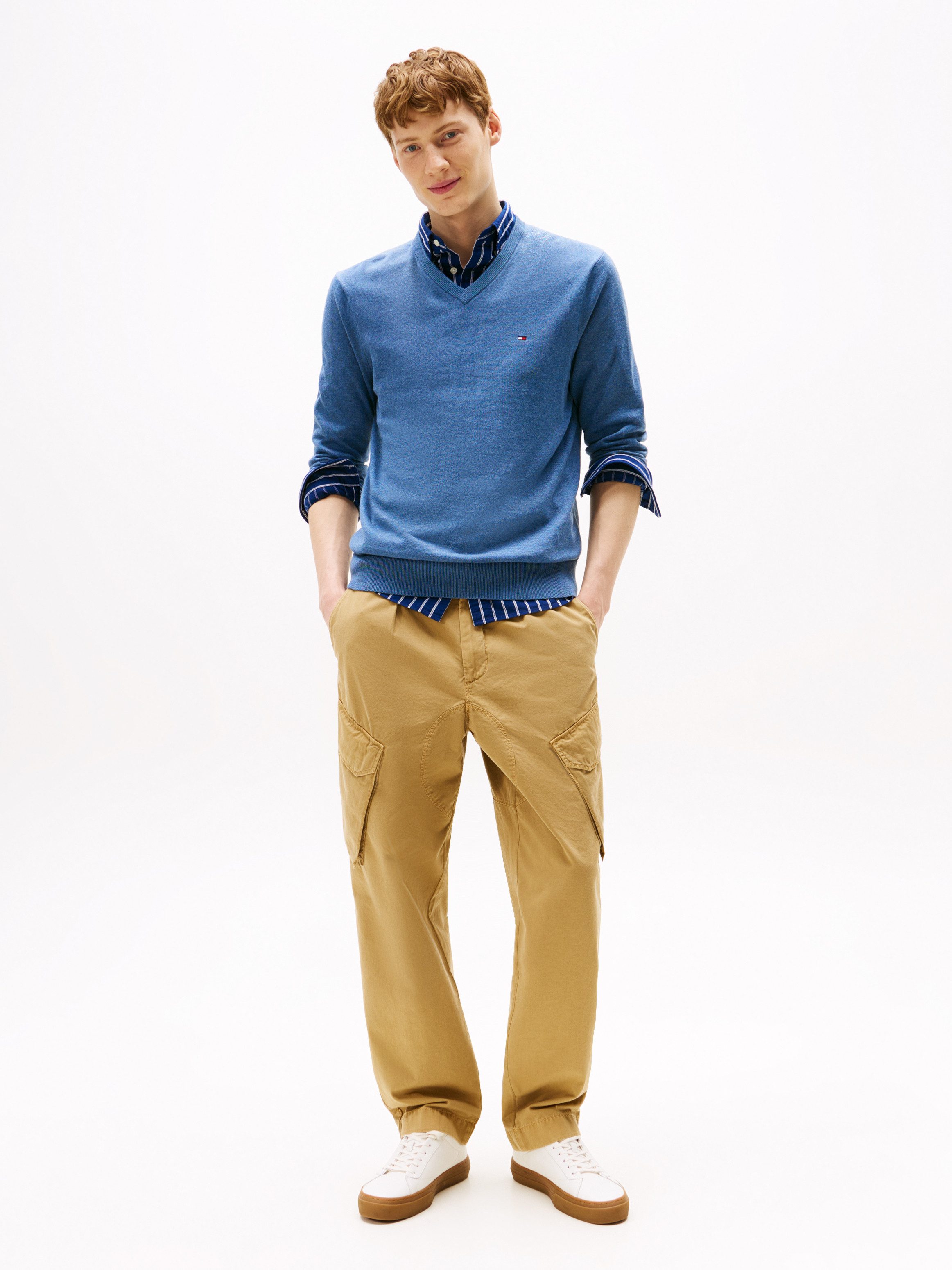 Tommy Hilfiger Gebreide trui ESSENTIAL COTTON V NECK met V-hals en borduursel