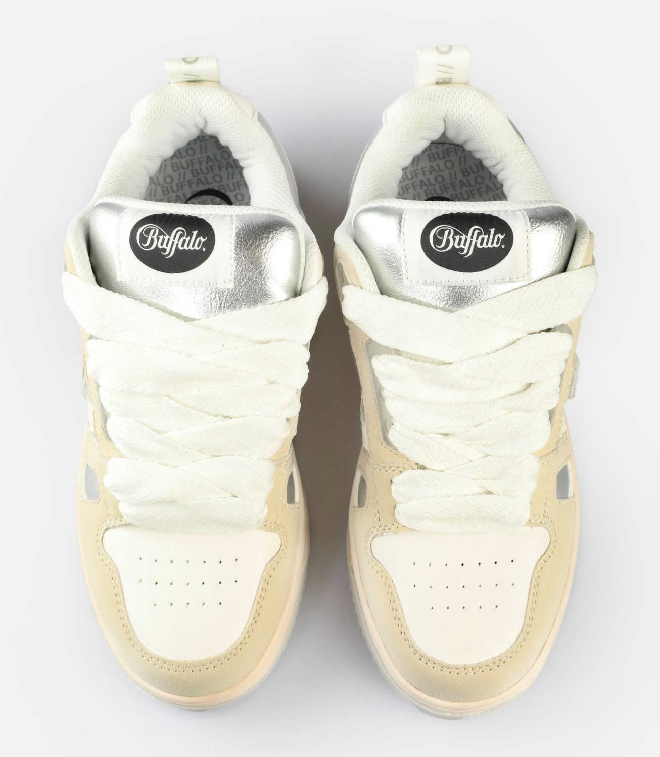 Buffalo Plateausneakers Azalia LO Basketsneaker, lage schoen, veterschoen met Memory Foam binnenzool