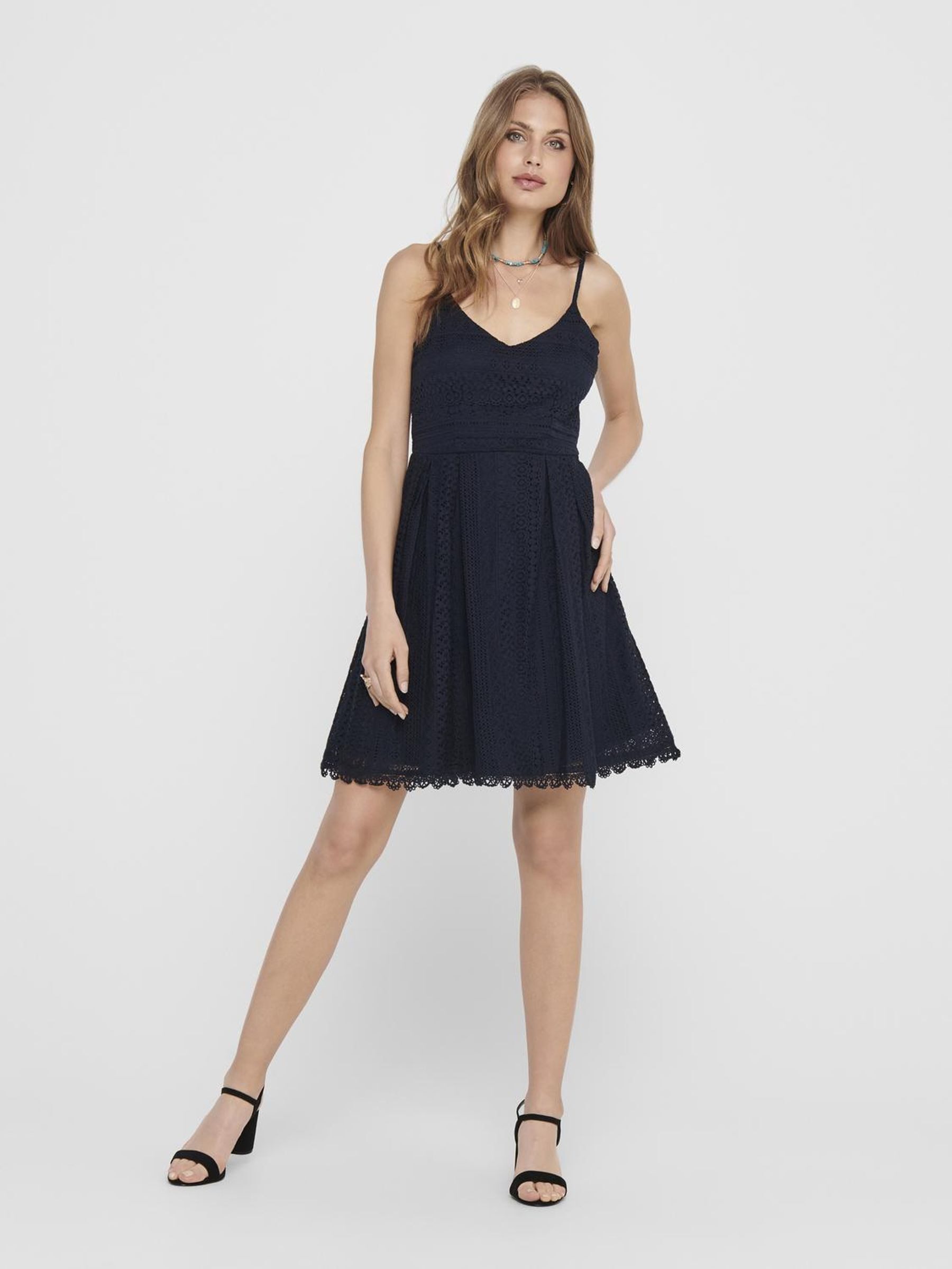 Only Jurk met bandjes ONLHELENA LACE S/L SHORT DRESS WVN