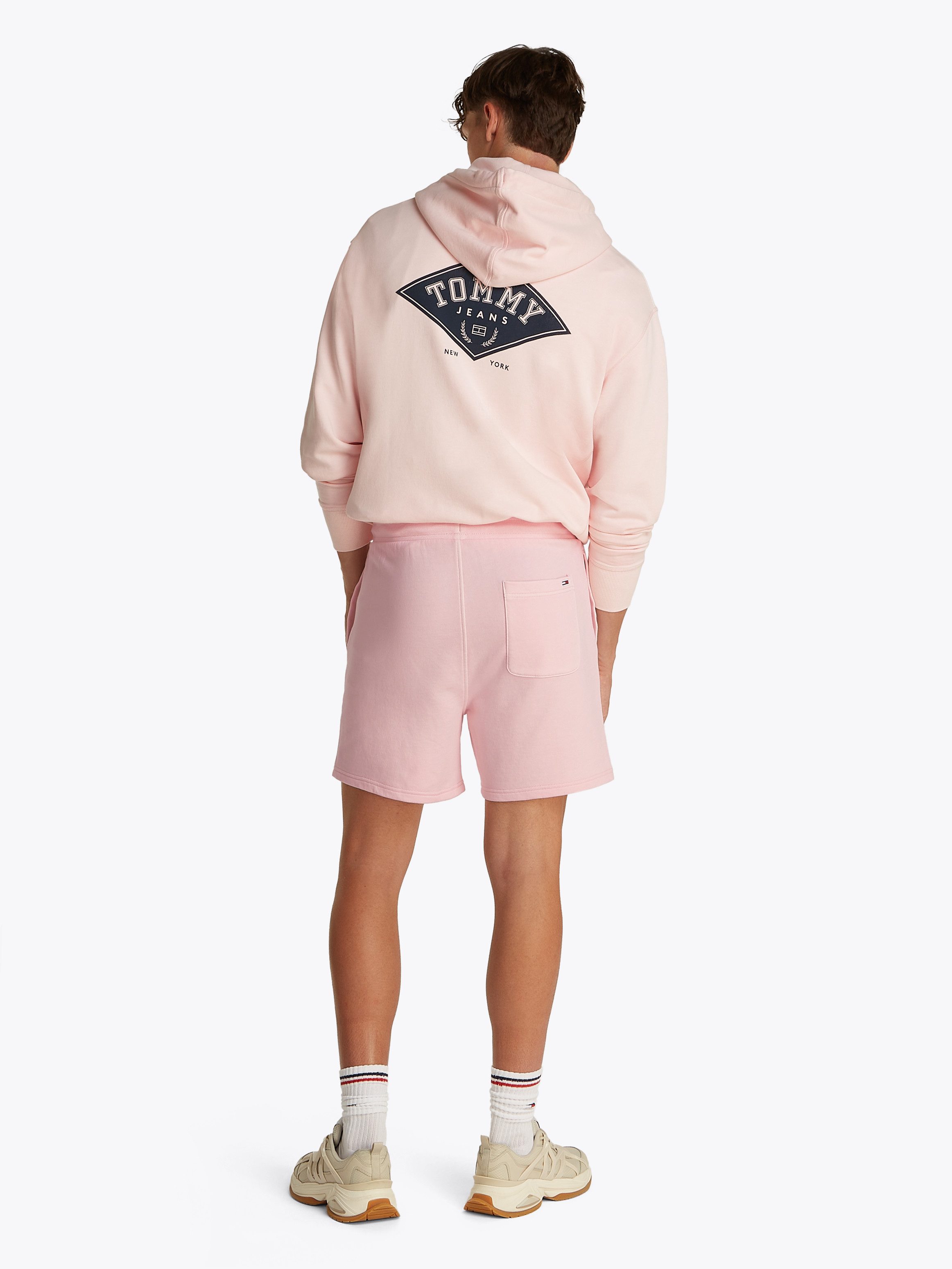 TOMMY JEANS Sweatshort TJM REG VARSITY GRAPHICS SHORT