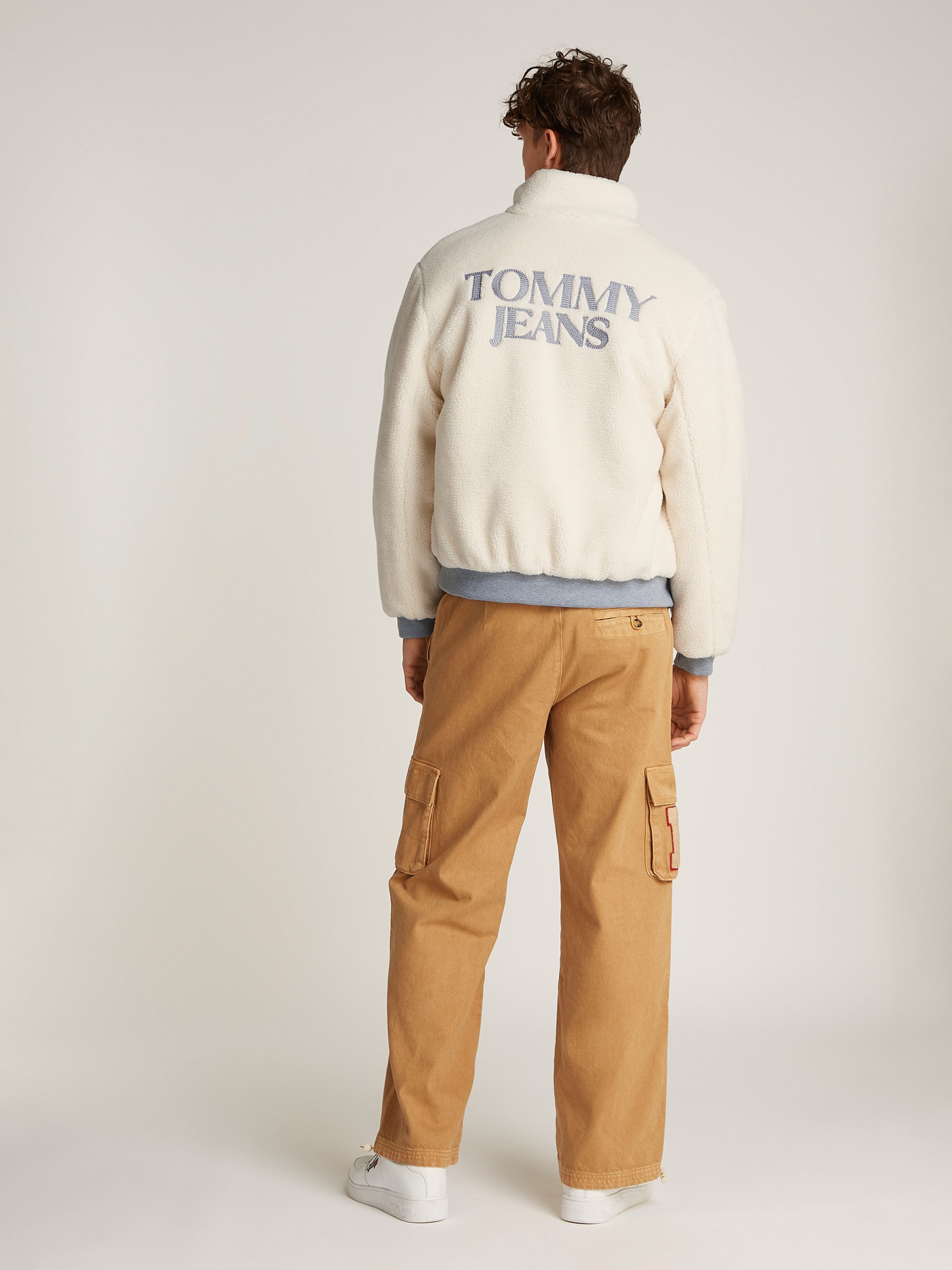 TOMMY JEANS Bomberjack TJ TEDDY BOMBER met groot logo op de rug