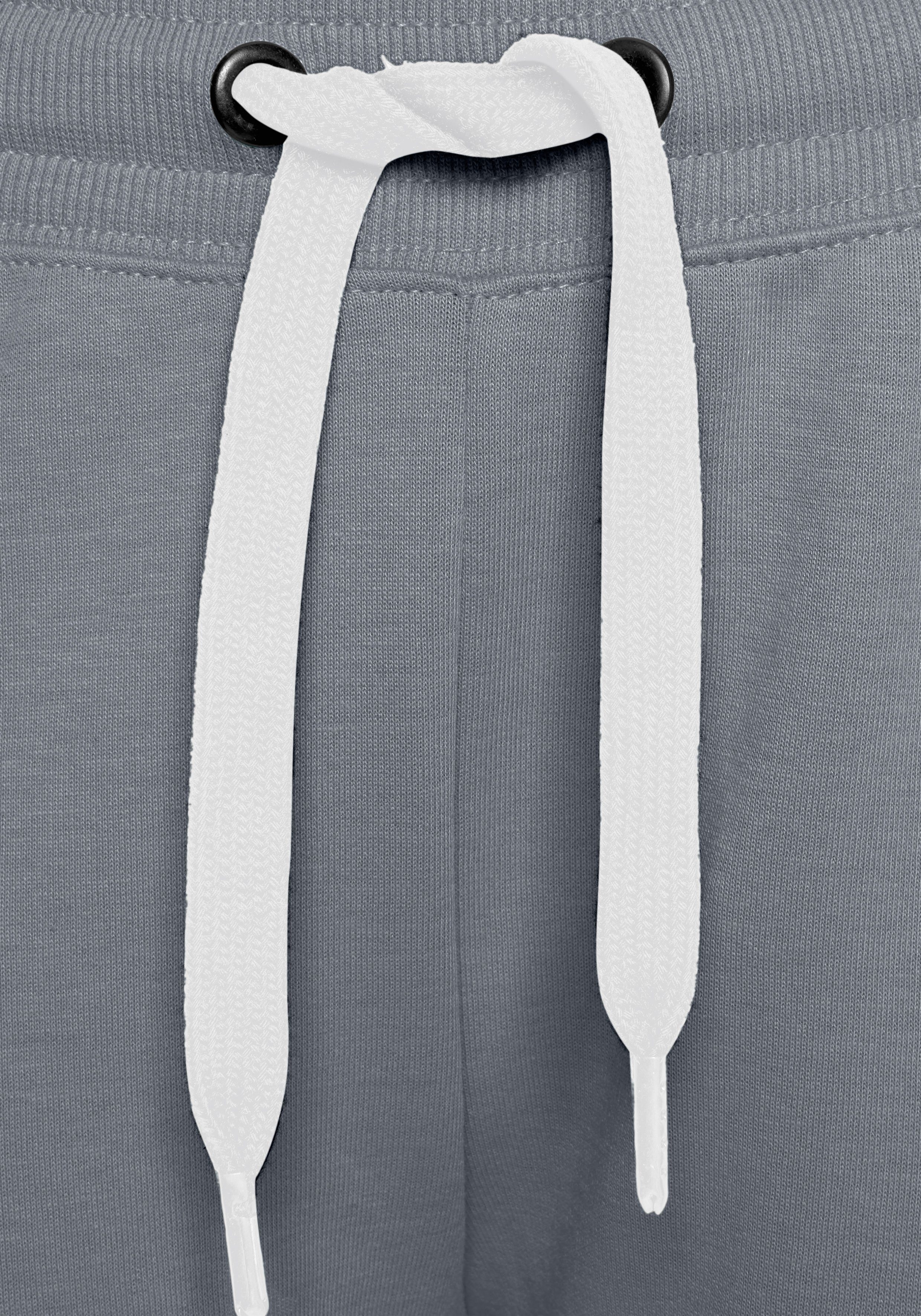 Bench. Loungewear Loungebroek met zijstrepen en rechte pijpen, loungepak