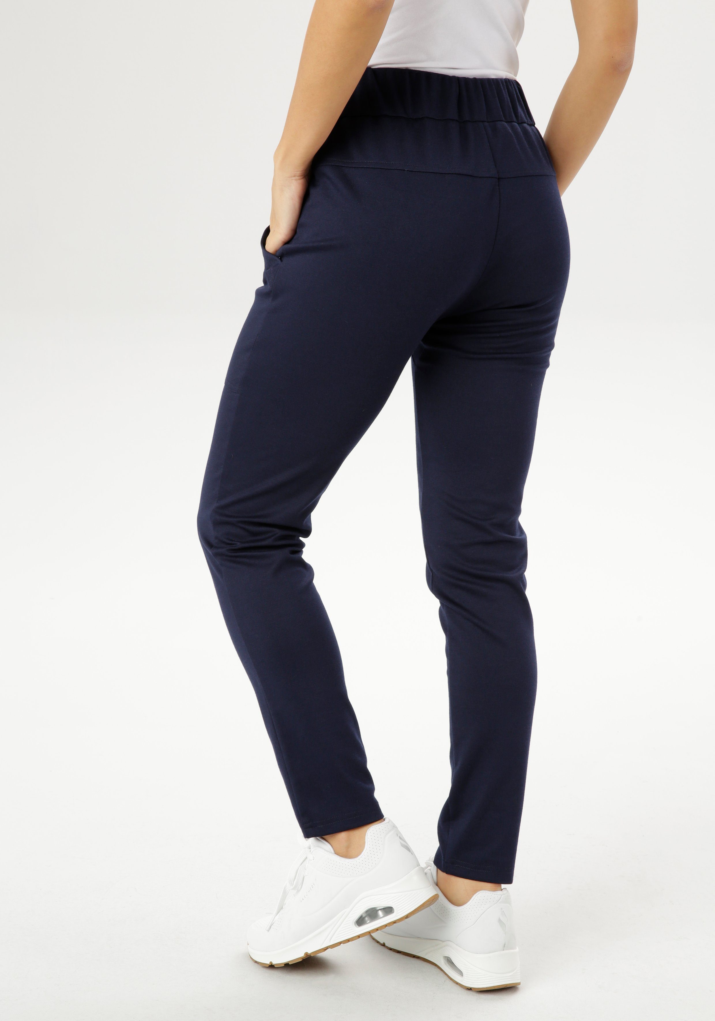 Aniston SELECTED Comfortbroek met grote, opgestikte zakken