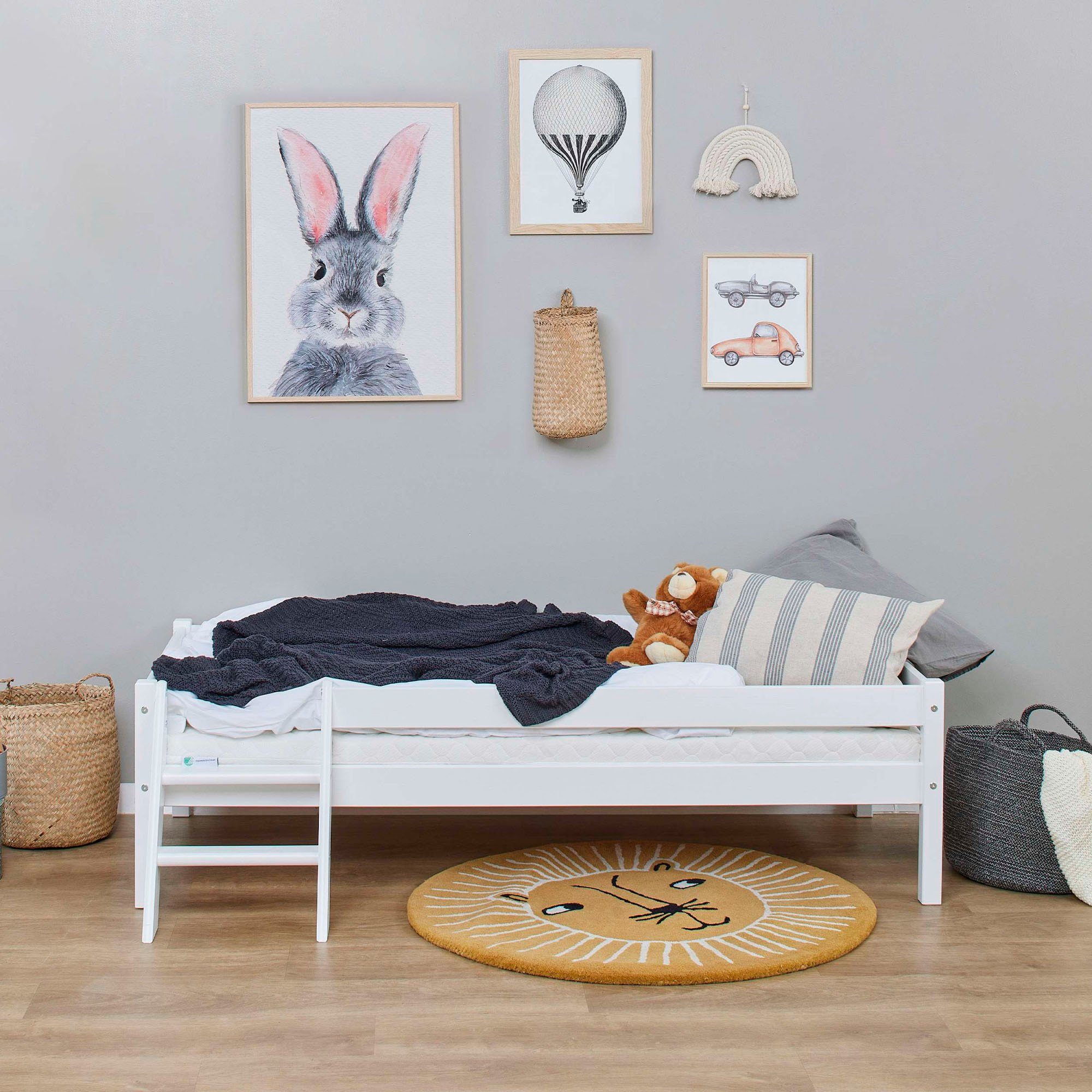 Lüttenhütt Kinderbed ECO One Kinderbed met valbeveiliging en ladder, keuze uit 3 kleuren en matrassen