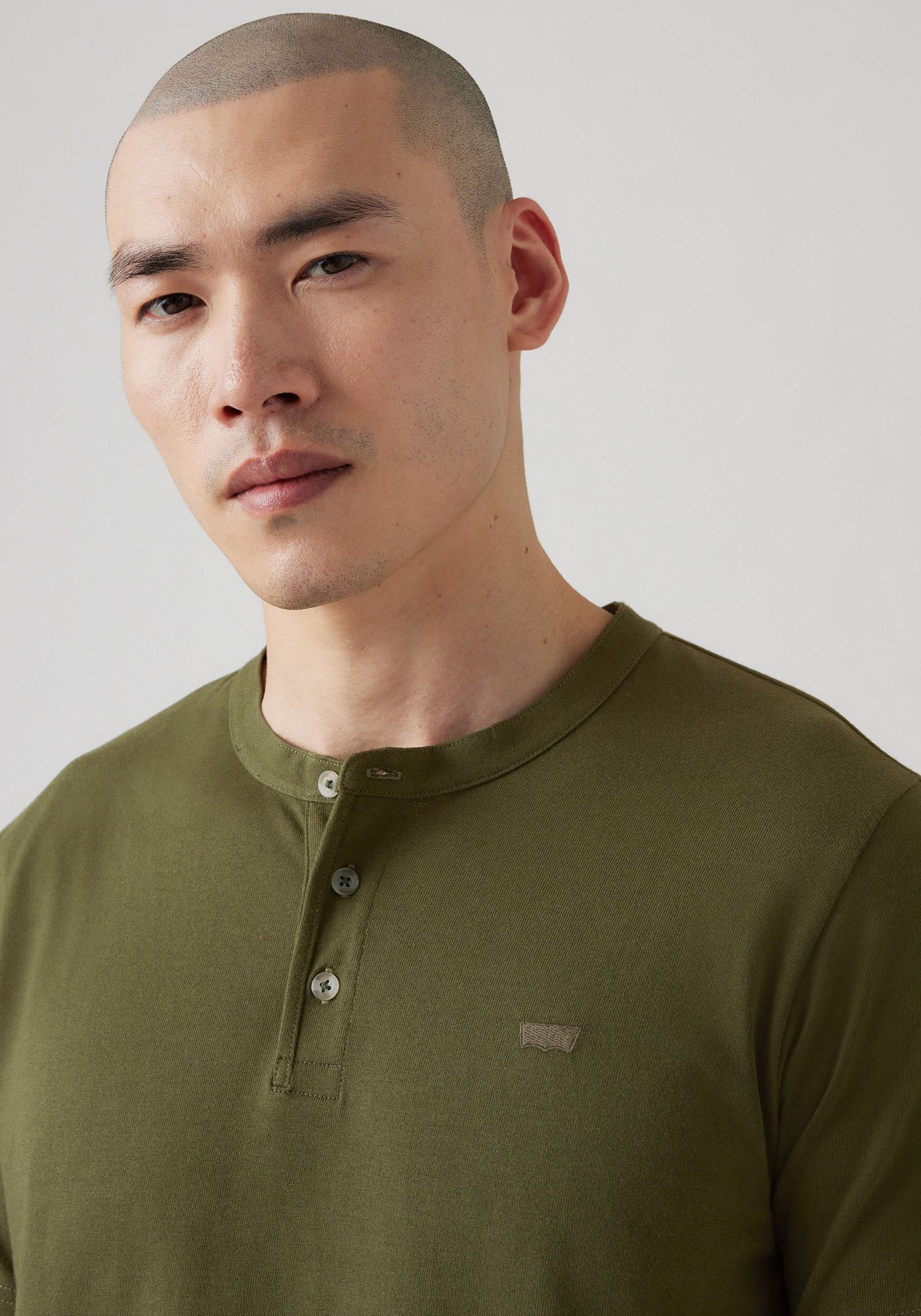 Levi's® Henleyshirt met geborduurd logo