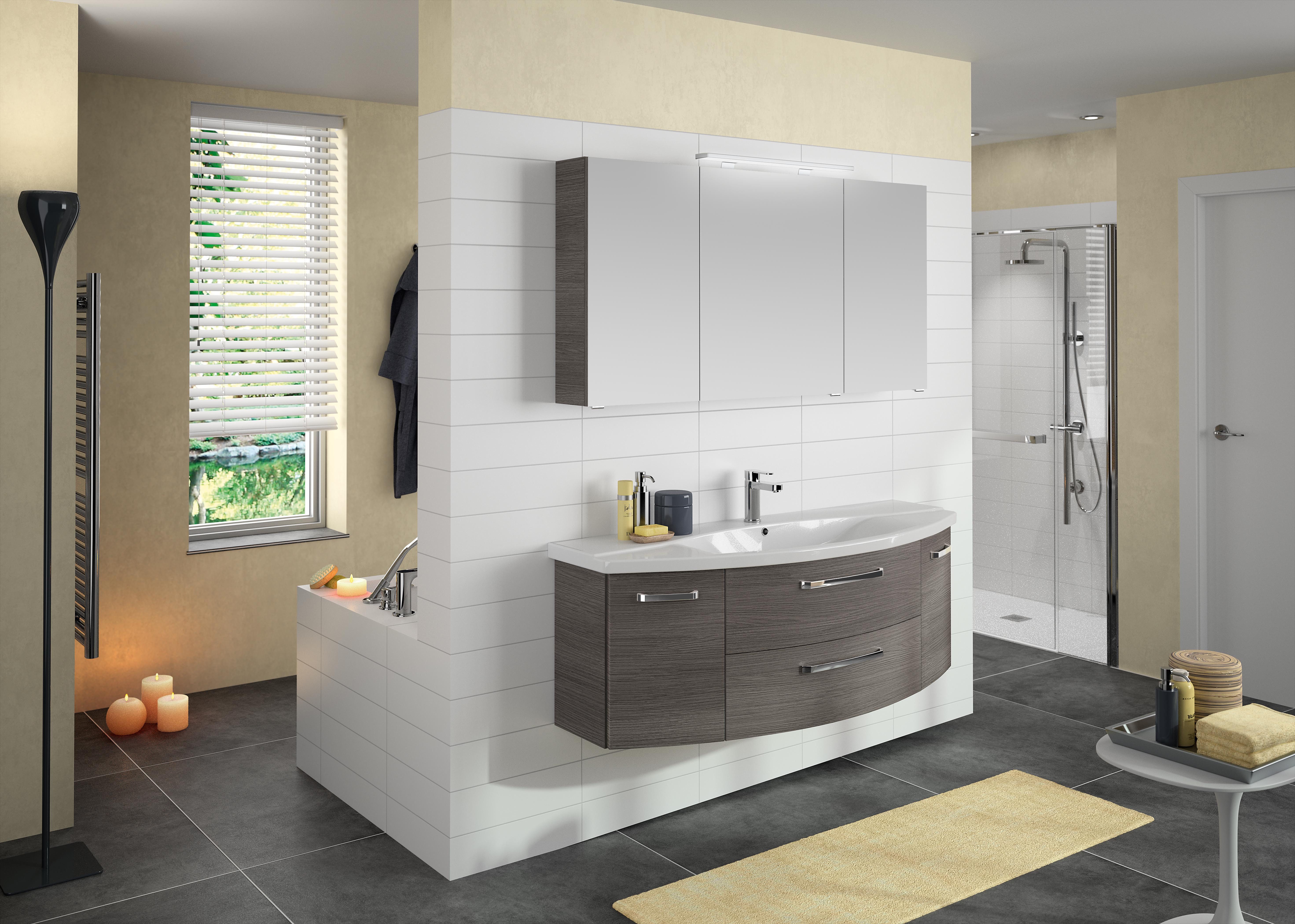 Saphir Badkamerspiegelkast Serie 4010 badkamer spiegelkast incl. LED-opbouwlamp Badkast 140 cm breed, 3 deuren, 6 glazen legplanken, incl. deurdemper