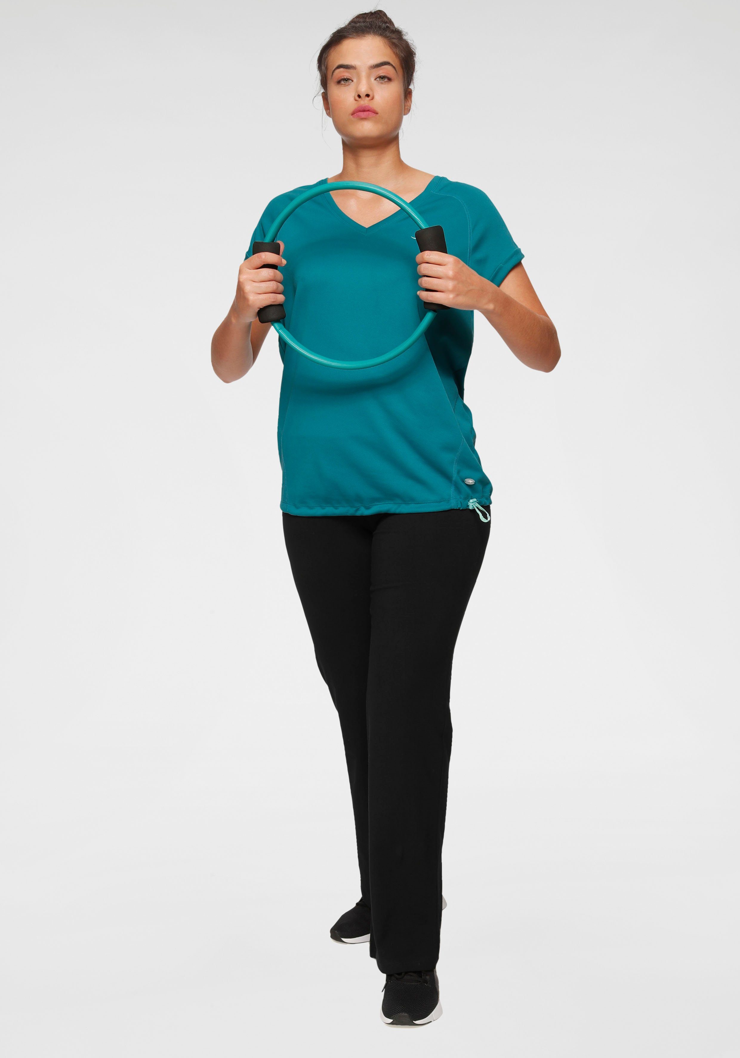 KangaROOS Functioneel shirt Korte mouwen, figuurvolgend, heupbedekkend, met V-hals