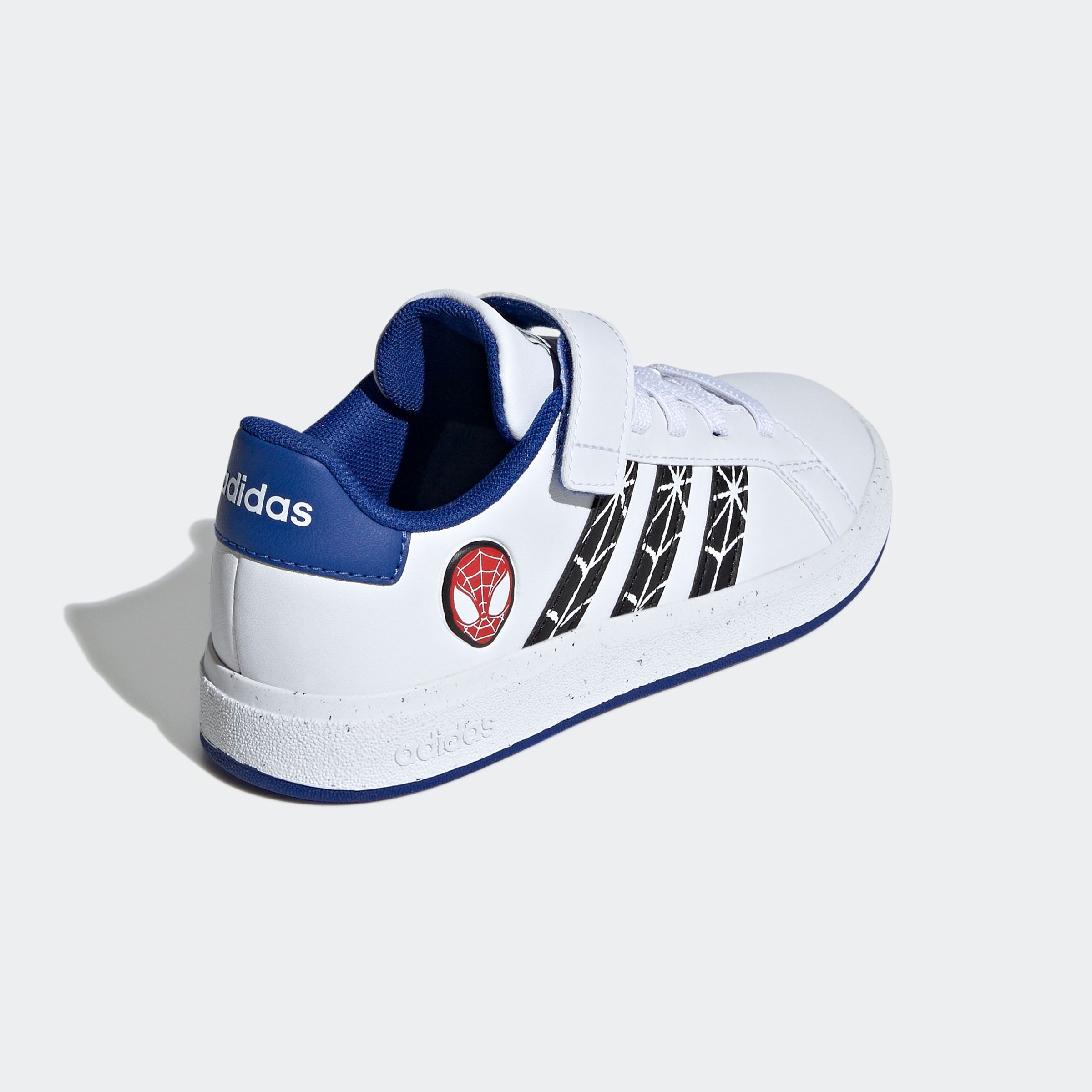adidas Sportswear Sneakers MARVEL’S SPIDER-MAN GRAND COURT KIDS Design geïnspireerd op de adidas Superstar
