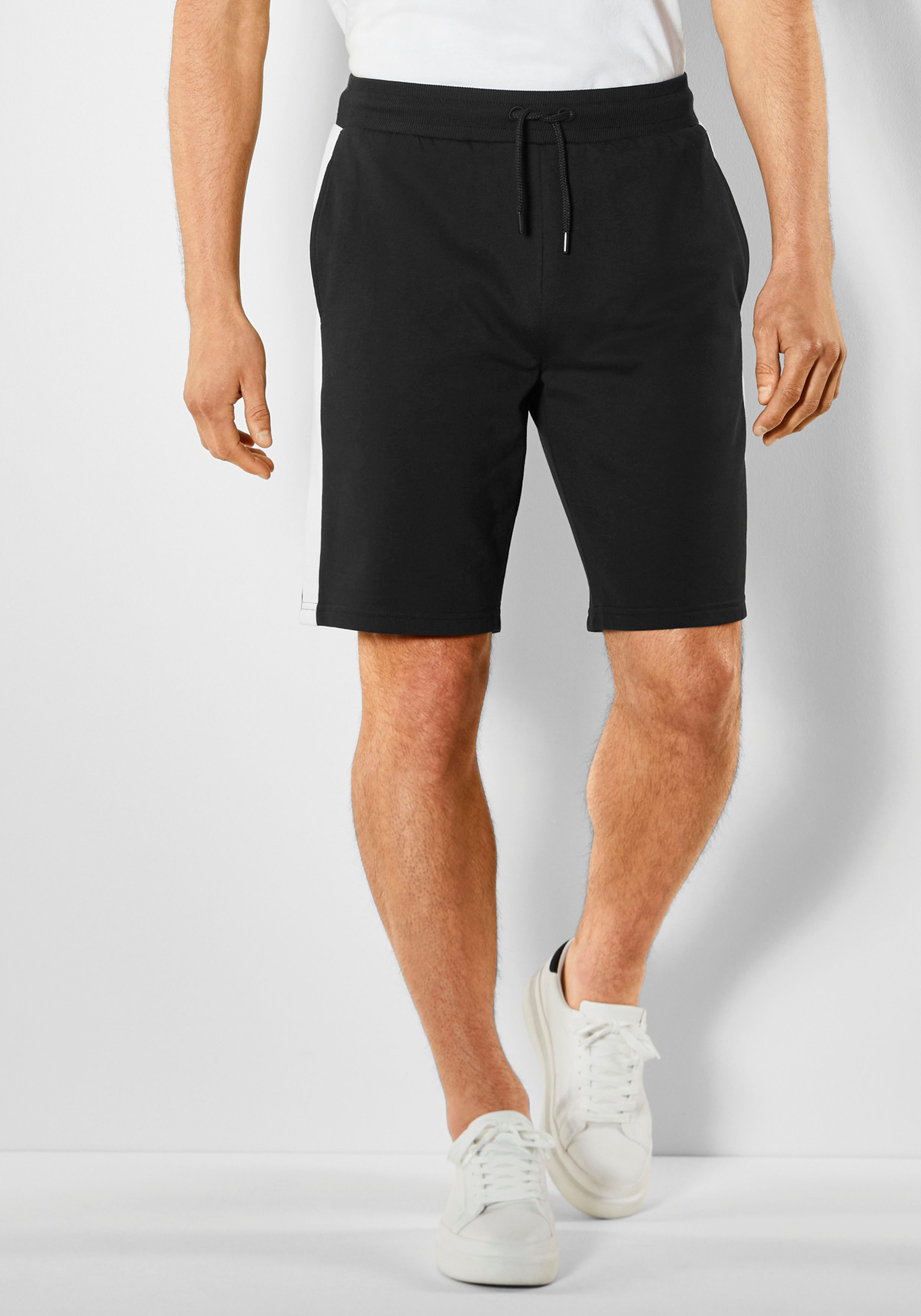 H.I.S Sweatshort opzij strepen met logoprint heren sportshorts maat S (44/46) zwart