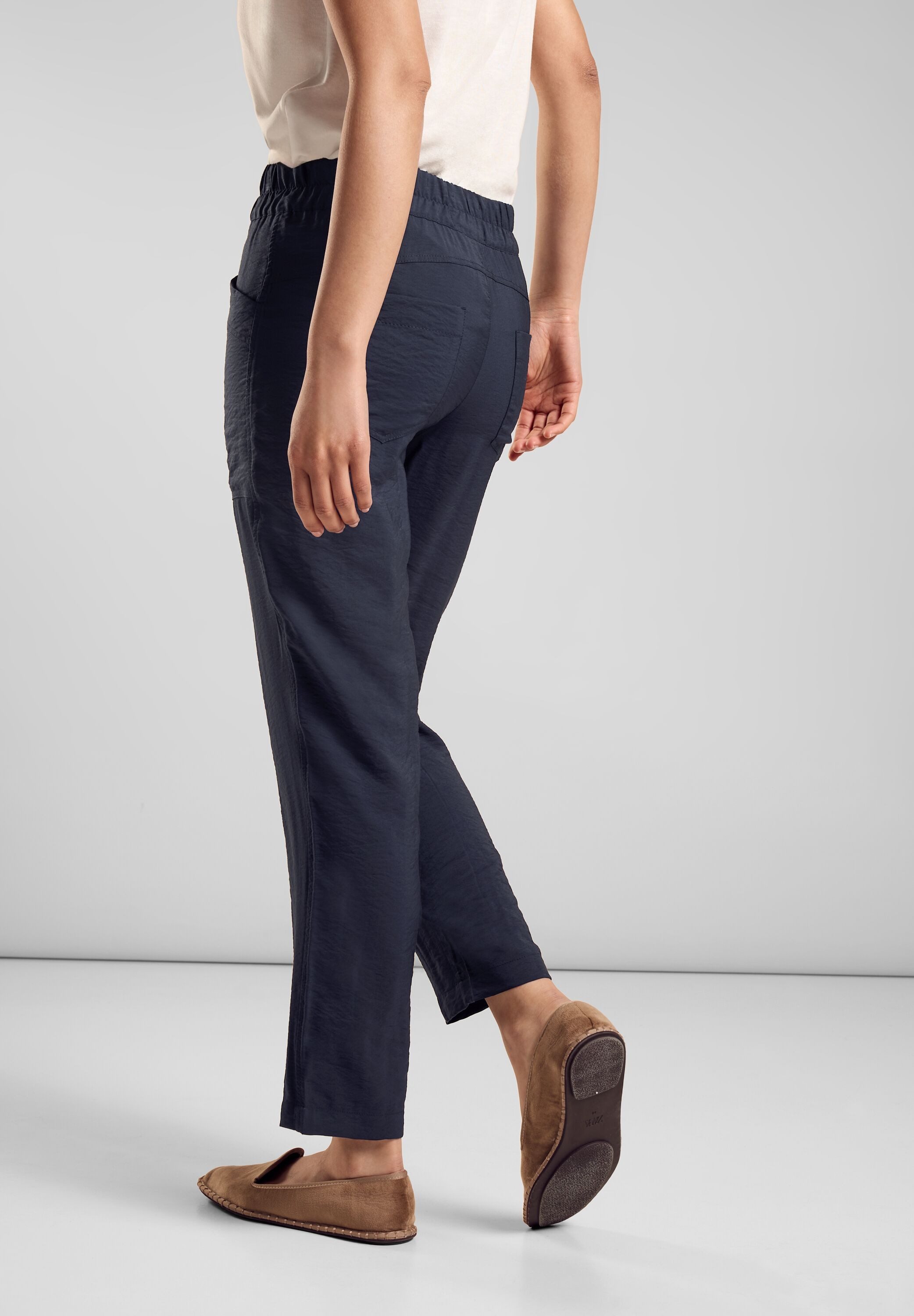 STREET ONE Joggingbroek met een dubbele knoopsluiting