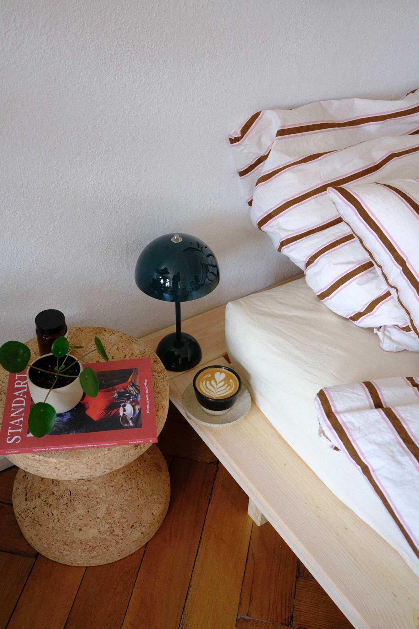 Karup Bedframe JAPAN BED grondbed, houten frame, futonbed, jeugdbed, houten bed Massief houten bed met lattenbodem, massief grenen, bed zonder hoofdeinde