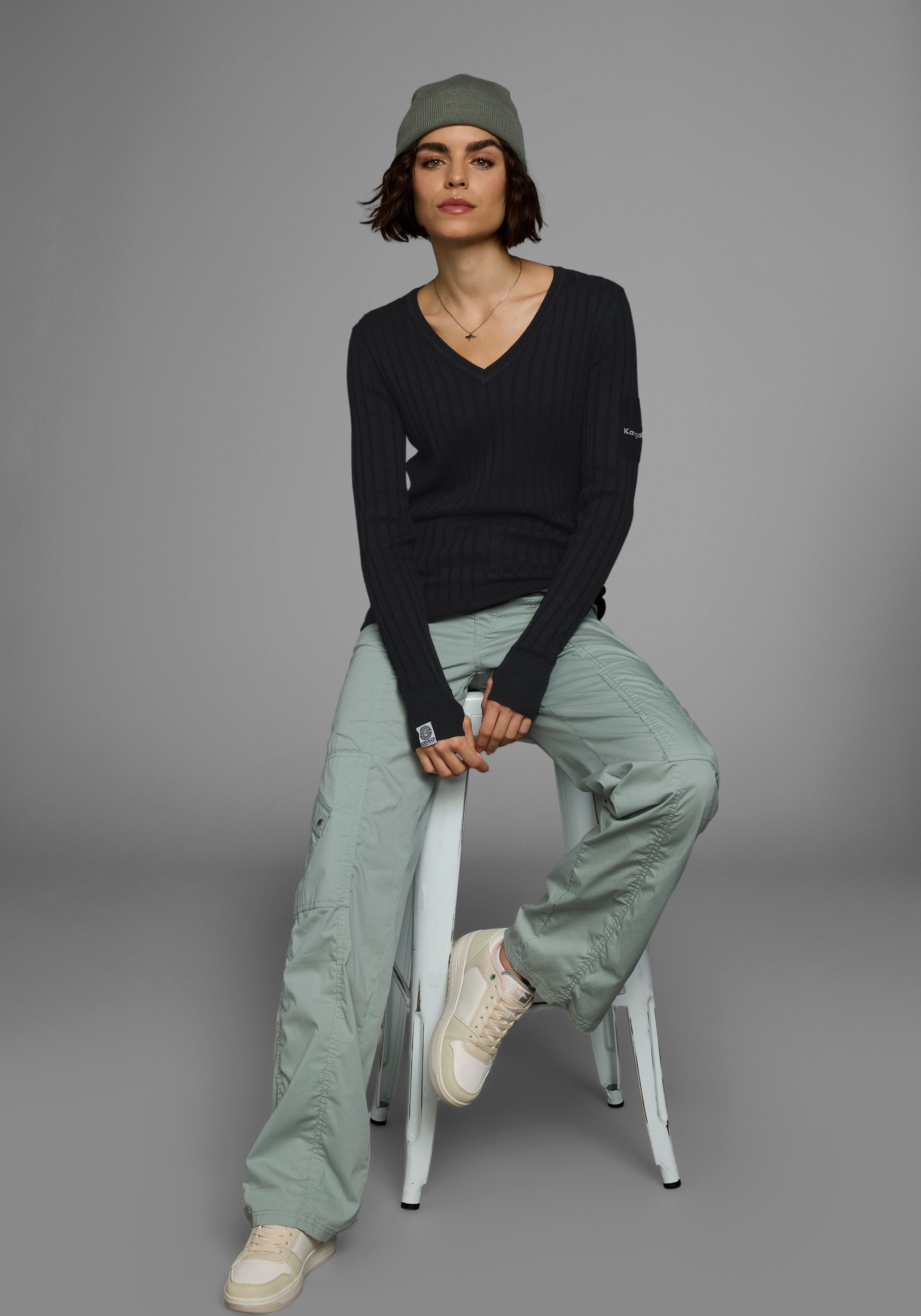 KangaROOS Trui met V-hals in breed geribd fijntricot