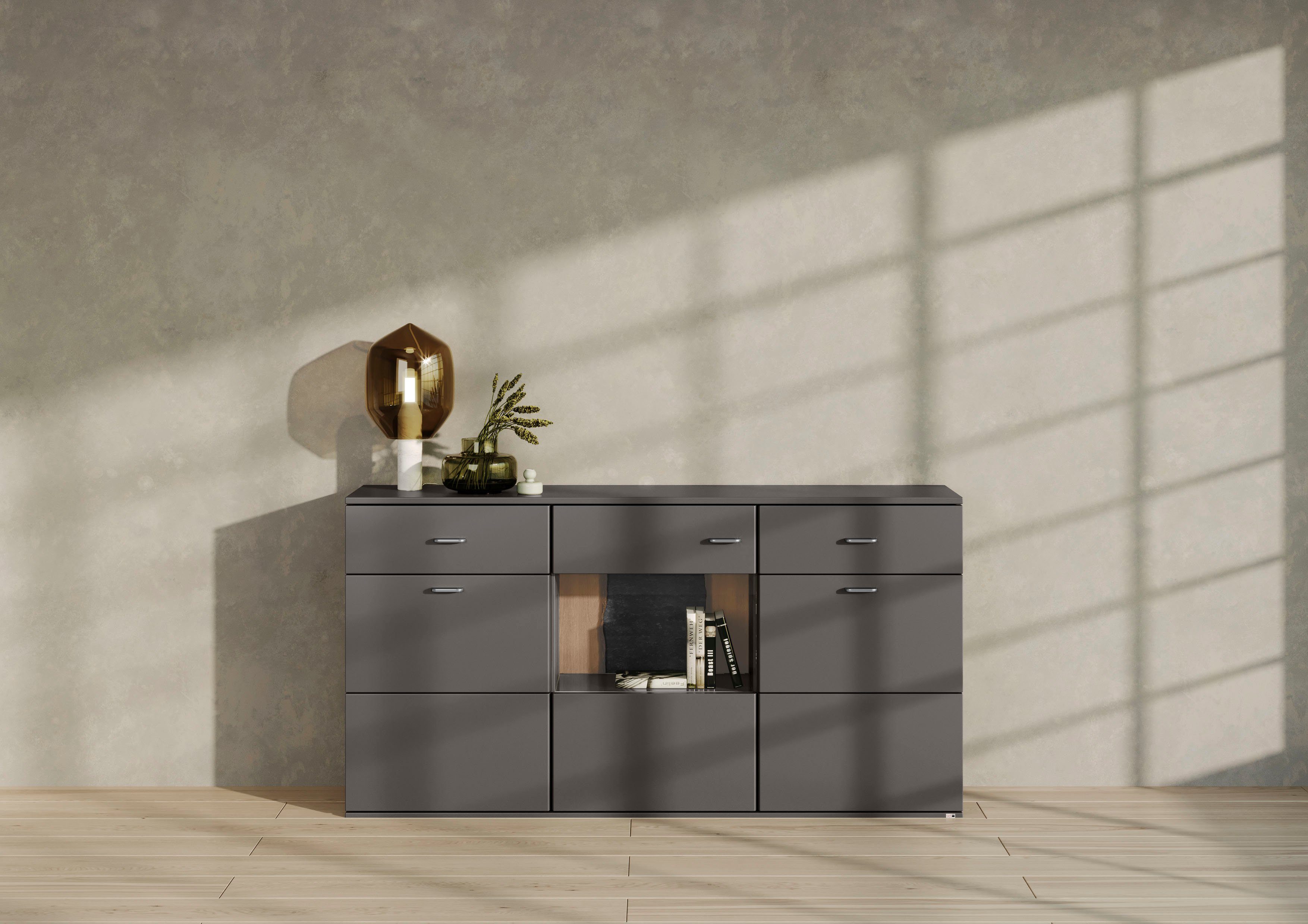 set one by Musterring Dressoir Tacoma Type 53, breedte 180 cm, met getinte glasdeur dressoirs grijs