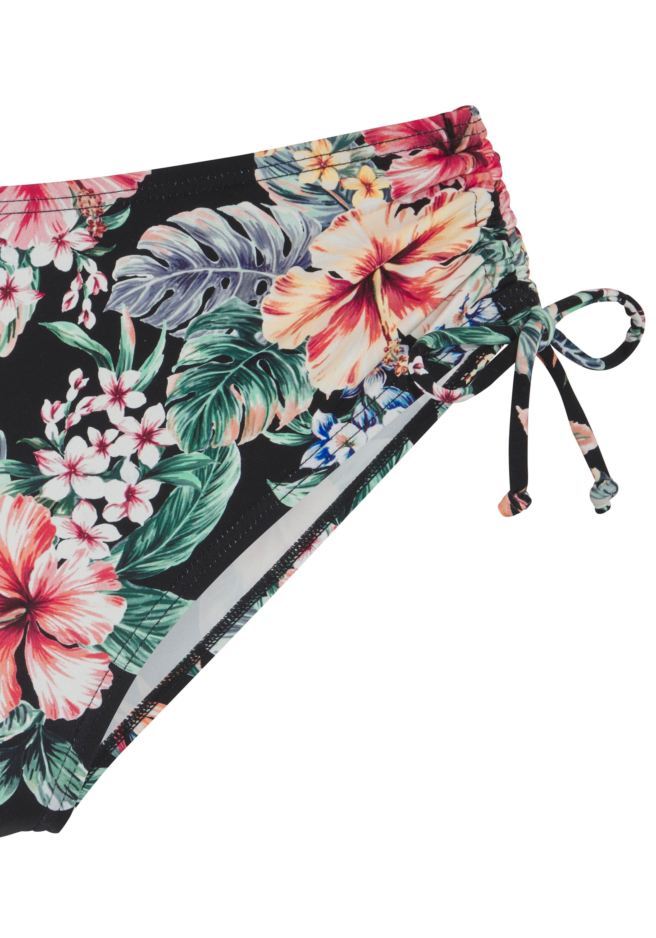 Lascana Bikinibroekje Salsa zijdelings verstelbaar en met geweldige bloemenprint