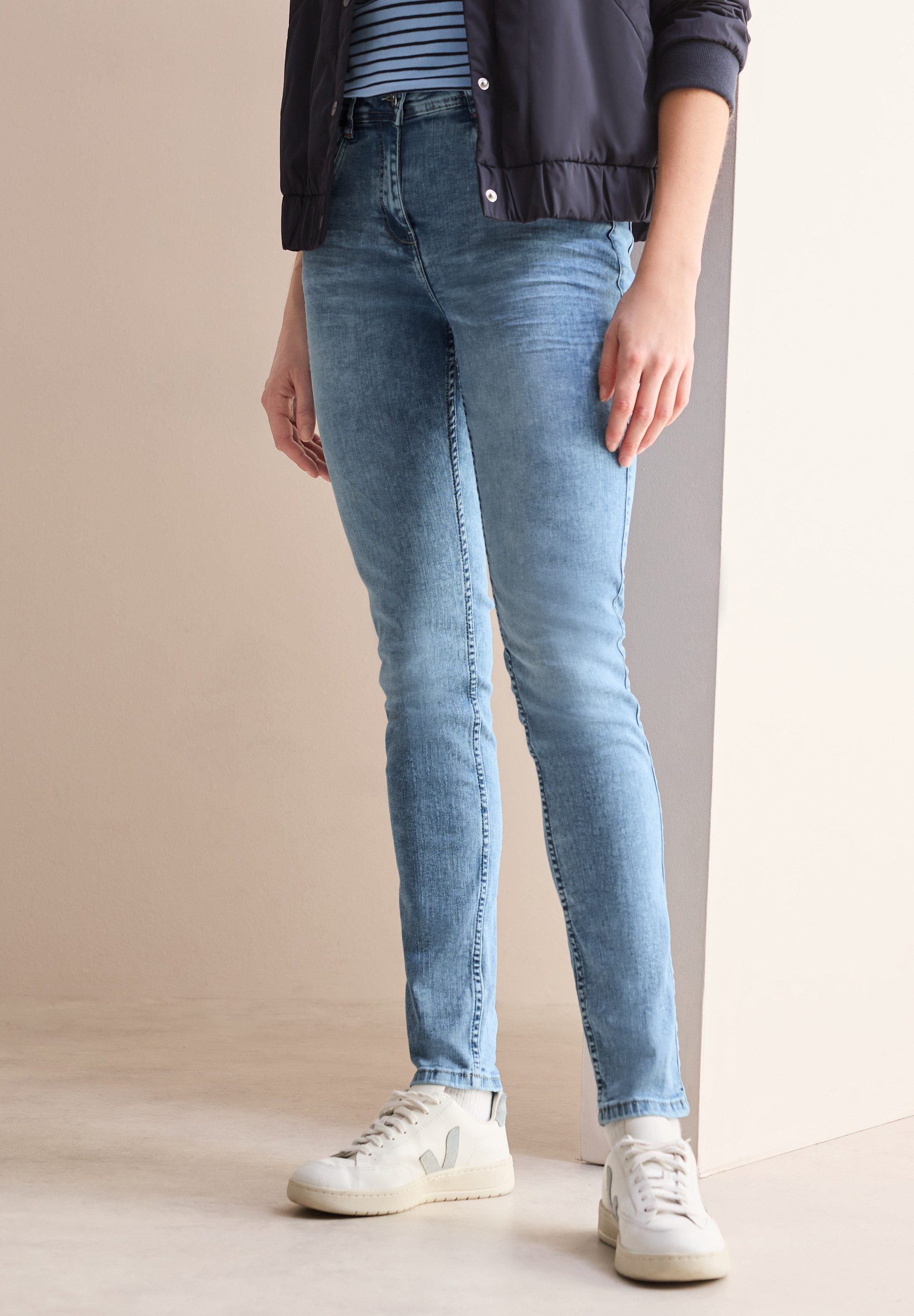 Cecil Slim fit jeans Stijl Vicky in lichtblauwe denimwas