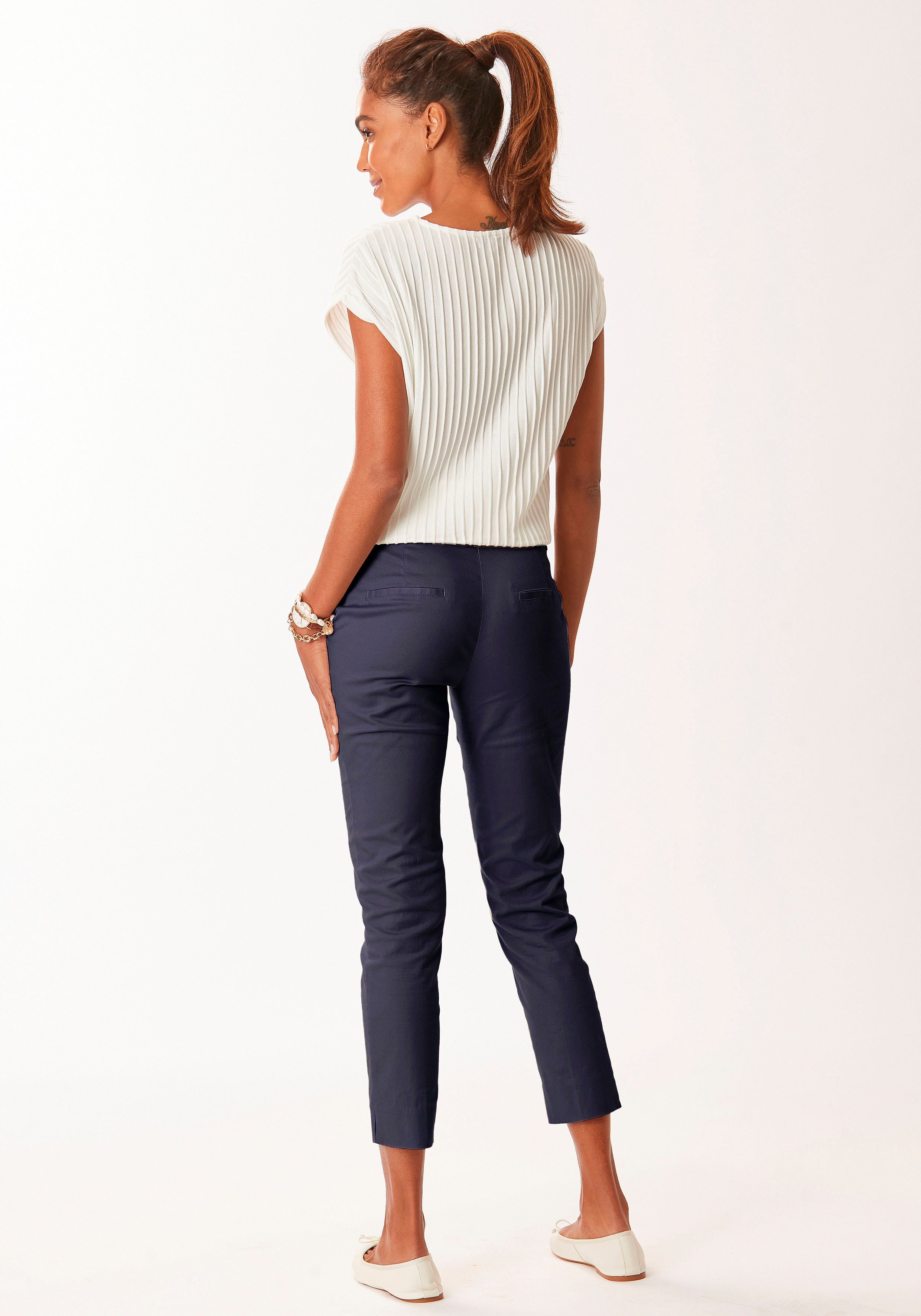 Vivance Chino in klassieke basic pasvorm, stoffen broek, business look (Met riem in leer-look)