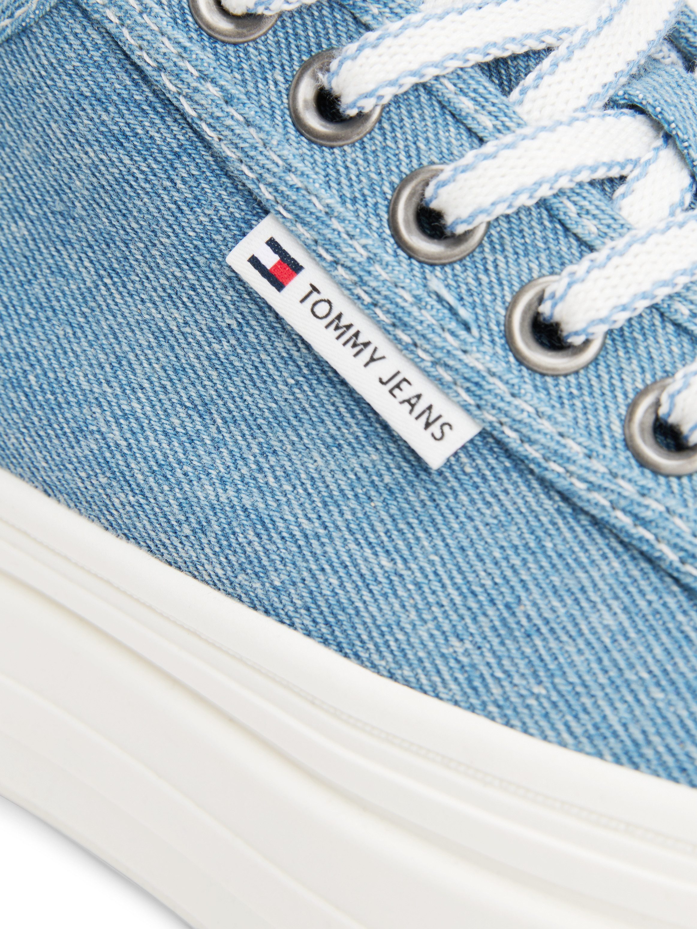 TOMMY JEANS Plateausneakers TJW FOXING FLATFORM LC , vrijetijdsschoen, halfschoen, veterschoen in jeans-look