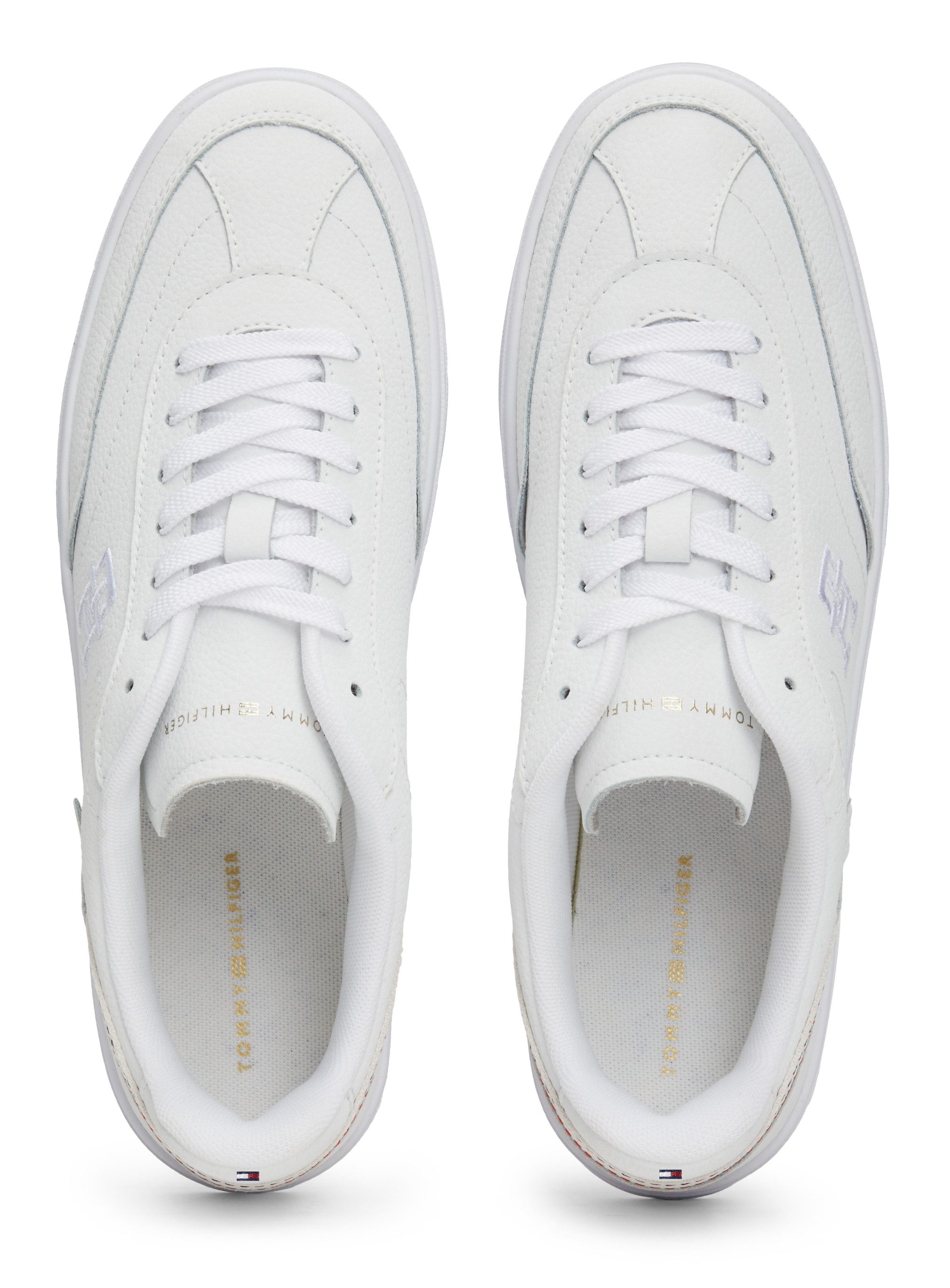 Tommy Hilfiger Plateausneakers TH HERITAGE COURT SNEAKER STRPS , vrijetijdsschoen, lage schoen, veterschoen met zijlijk monogram