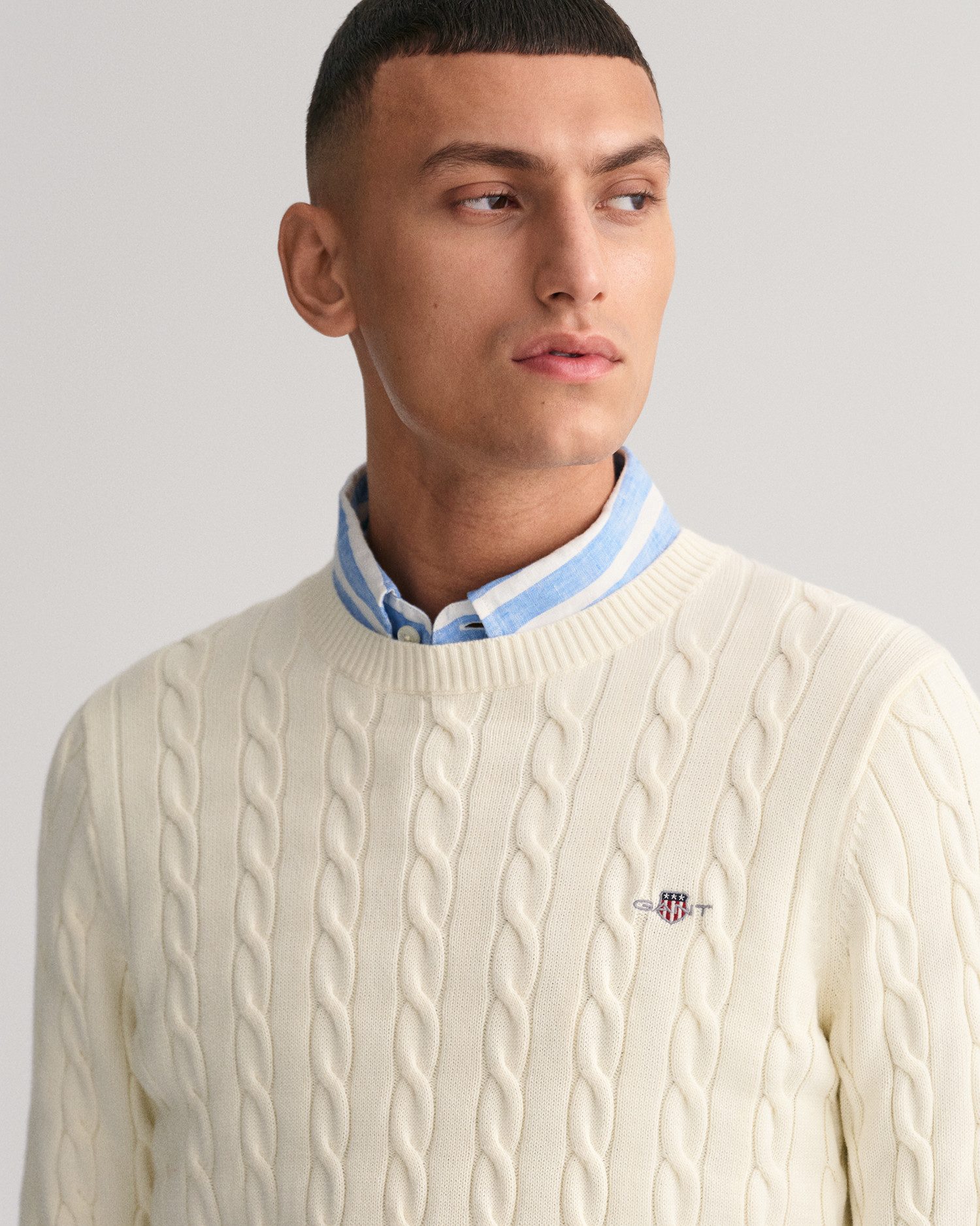 Gant Gebreide trui COTTON CABLE C-NECK met wapen-logo borduurwerk op de borst