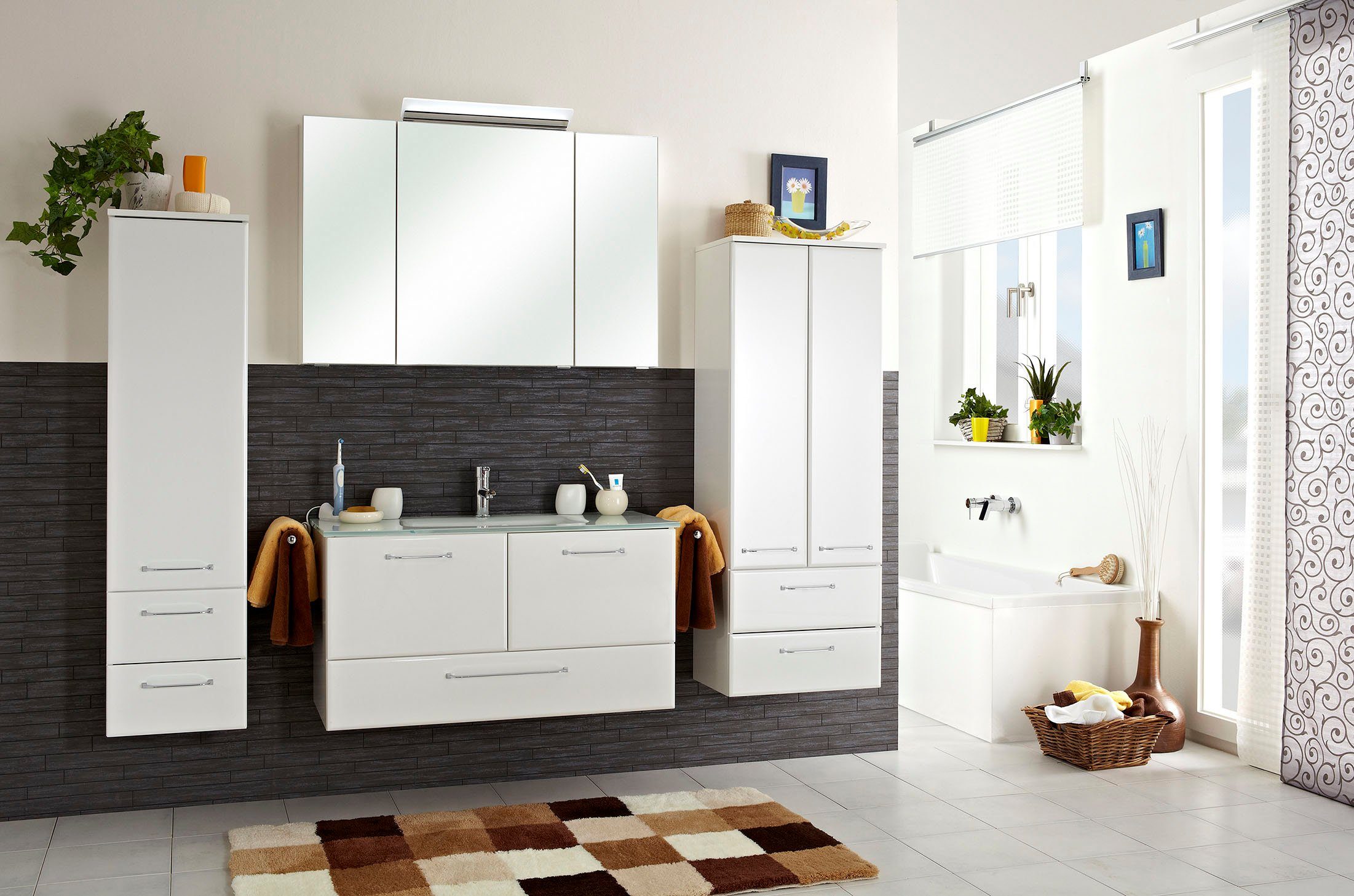 Saphir Halfhoge kast Quickset badkamermeubel 35 cm breed, 1 deur, 2 laden, 2 planken Badkamer-halfhoge kast inclusief deurdemper, grepen in glanzend chroom