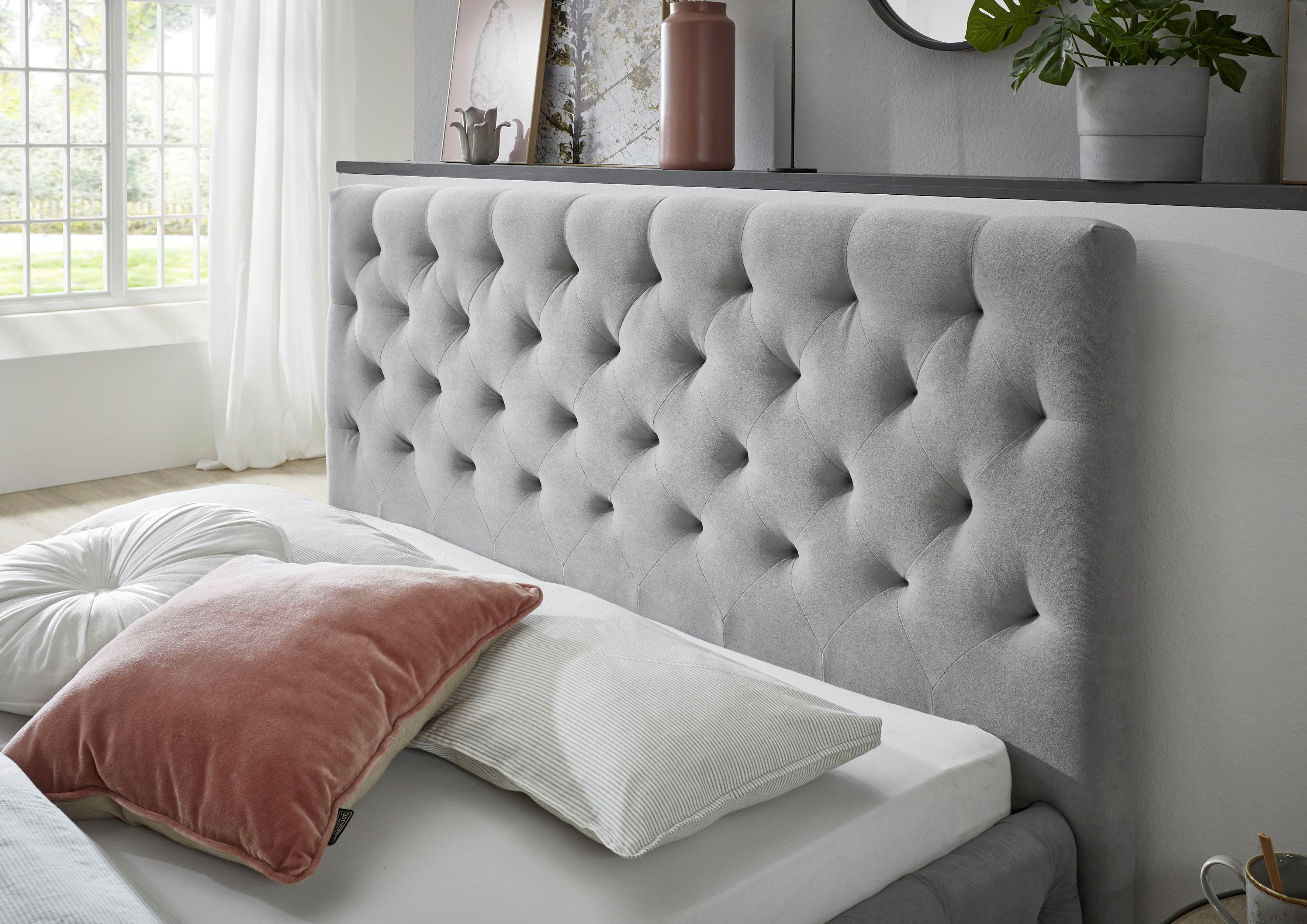 Relita Gestoffeerd bed in chesterfield-look, naar keuze ligoppervlak 140 cm of 180 cm breed