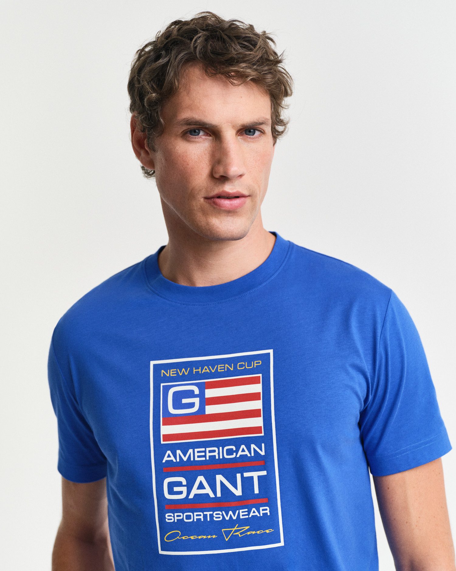 Gant Shirt met ronde hals GRAPHIC SS T-SHIRT met een unieke seizoensgebonden gant-grafiekprint op de borst