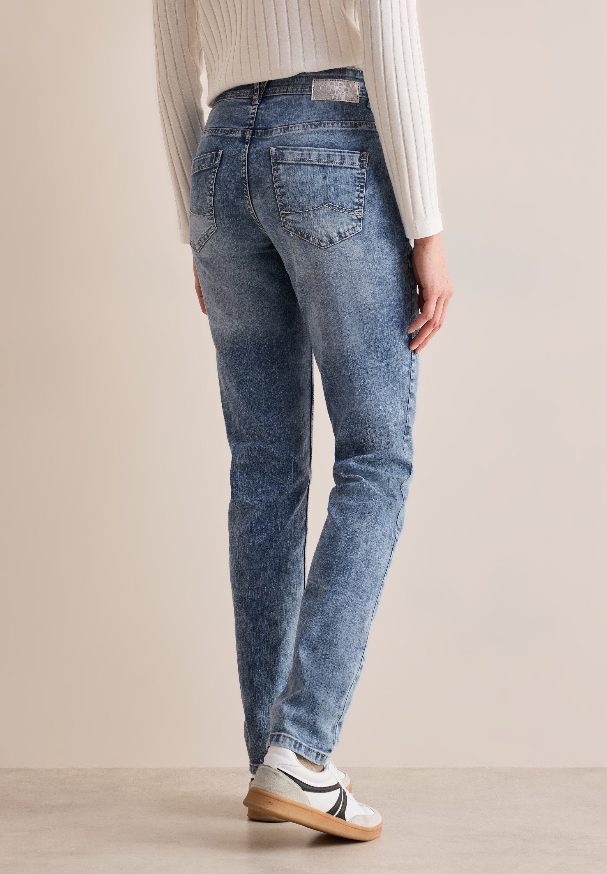 Cecil Slim fit jeans Stijl Scarlett in lichte moonwashed-look