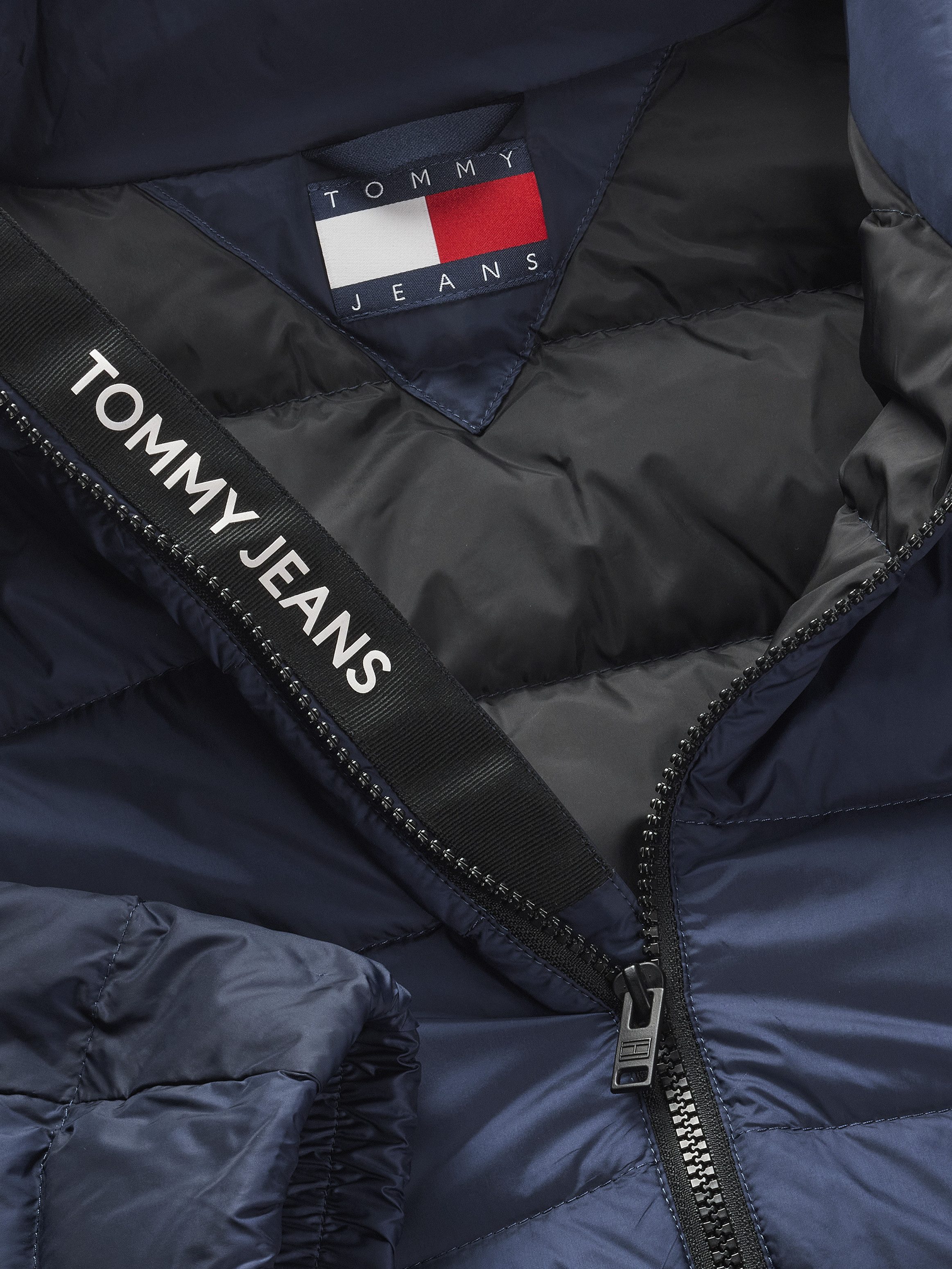 Tommy Jeans Plus Gewatteerde jas TJM LT DOWN JACKET EXT in grote maten, logoborduring, ritszakken