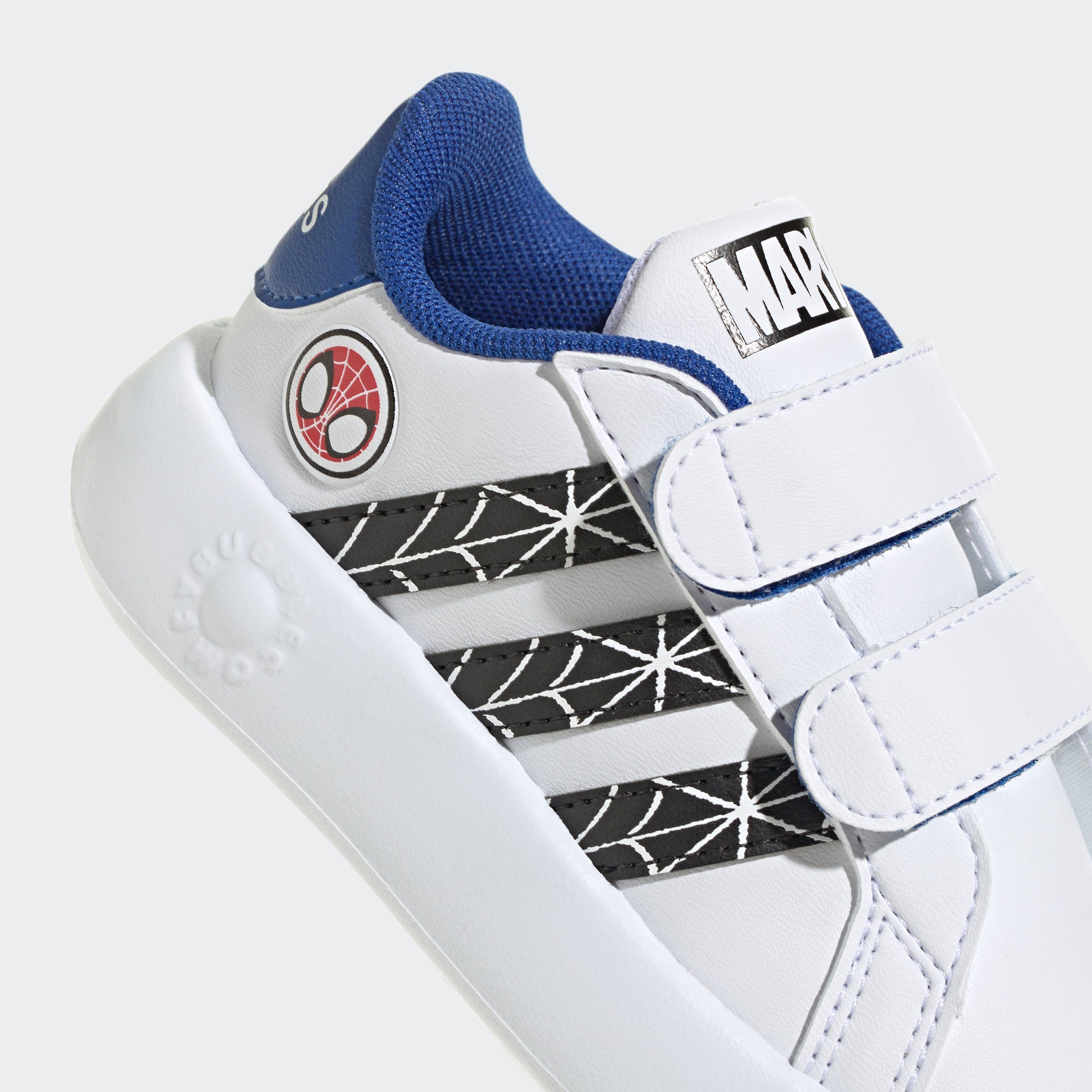 adidas Sportswear Klittenbandschoenen ADIDAS MARVEL SPIDER-MAN KINDER GRAND COURT SCHOEN Design geïnspireerd op de adidas Superstar, voor kinderen