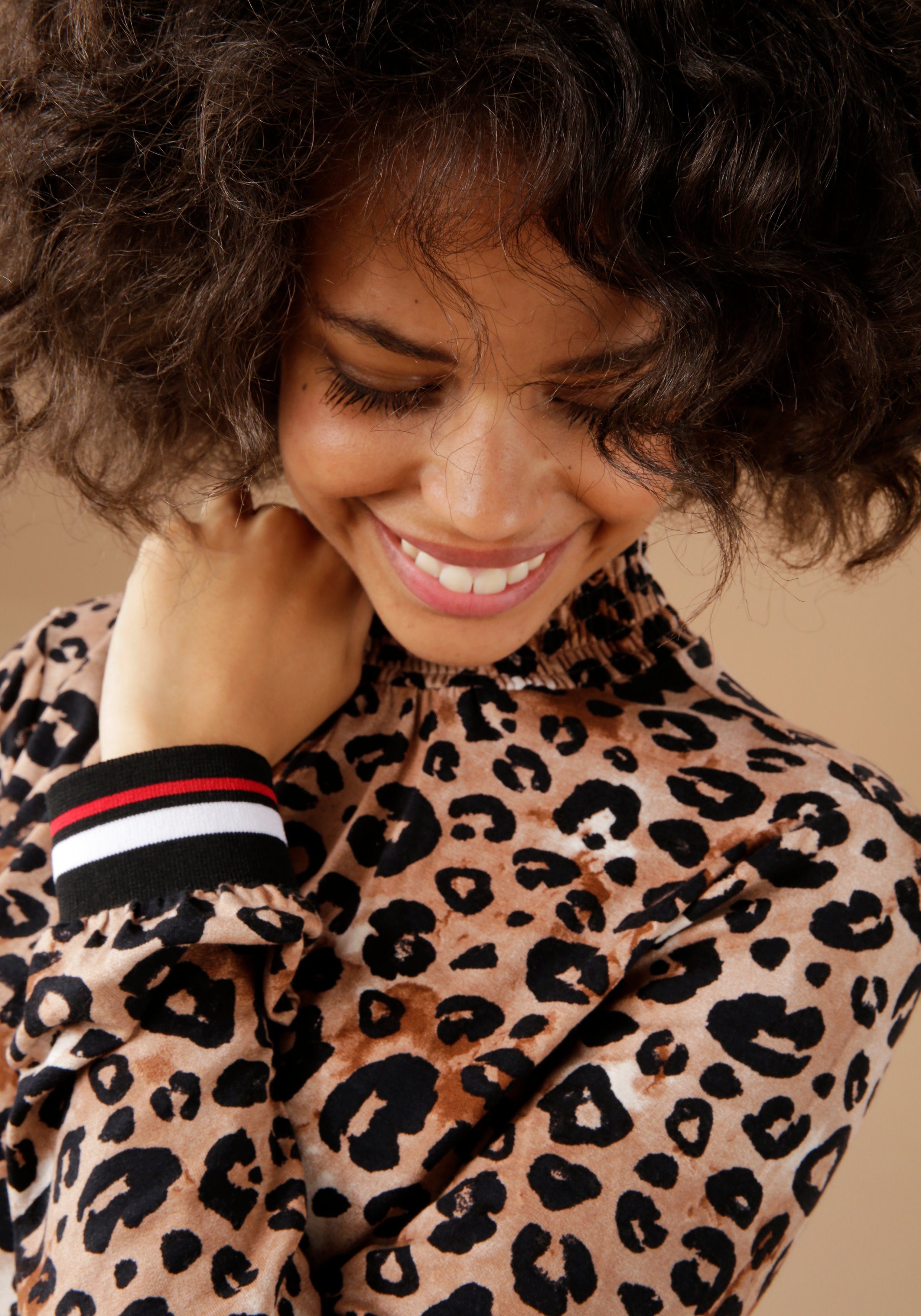 Aniston CASUAL Shirt met lange mouwen met trendy animal-print en gestreepte boord