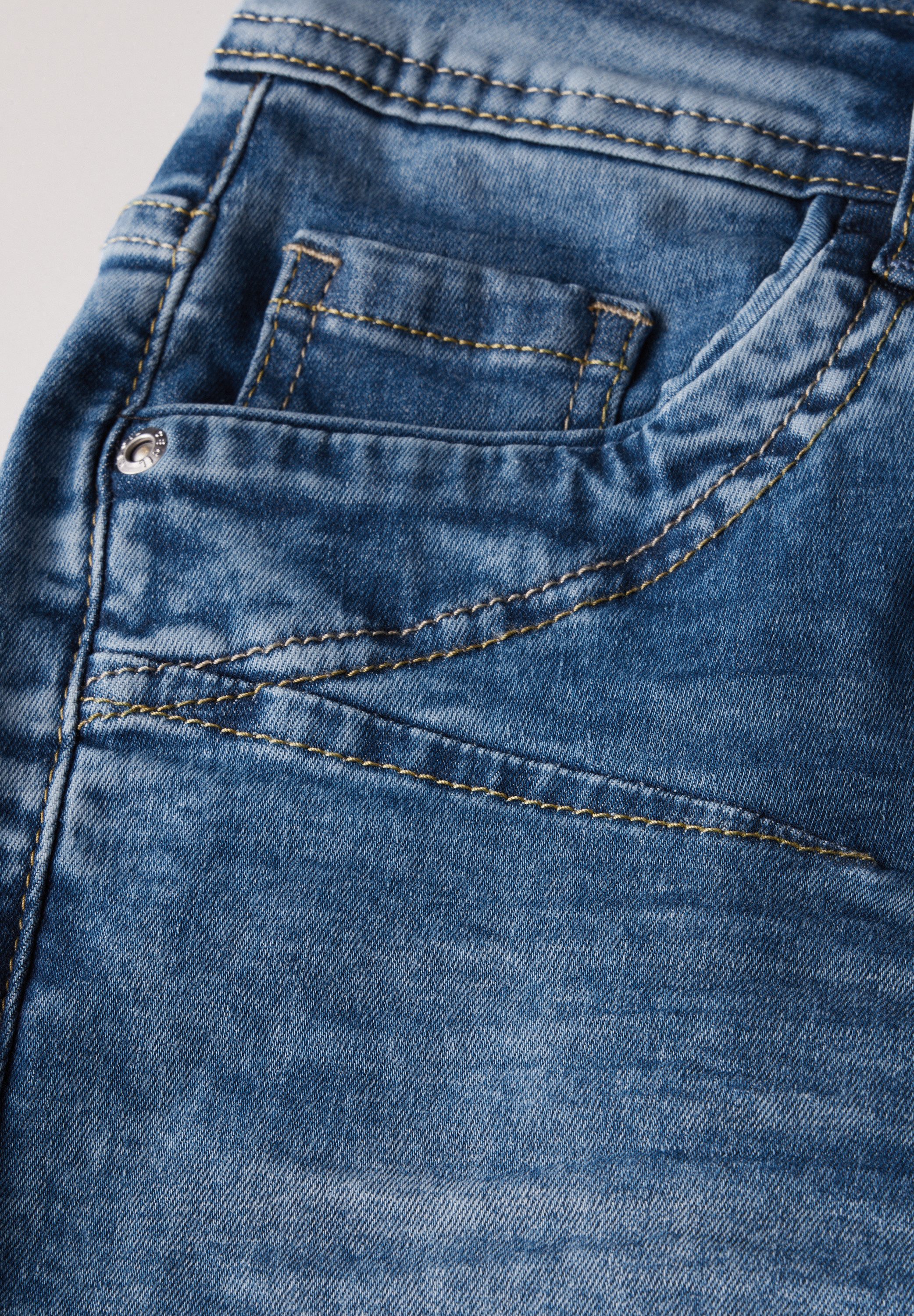 Cecil 5-pocket jeans Style Neele met wijdvallende pijpen