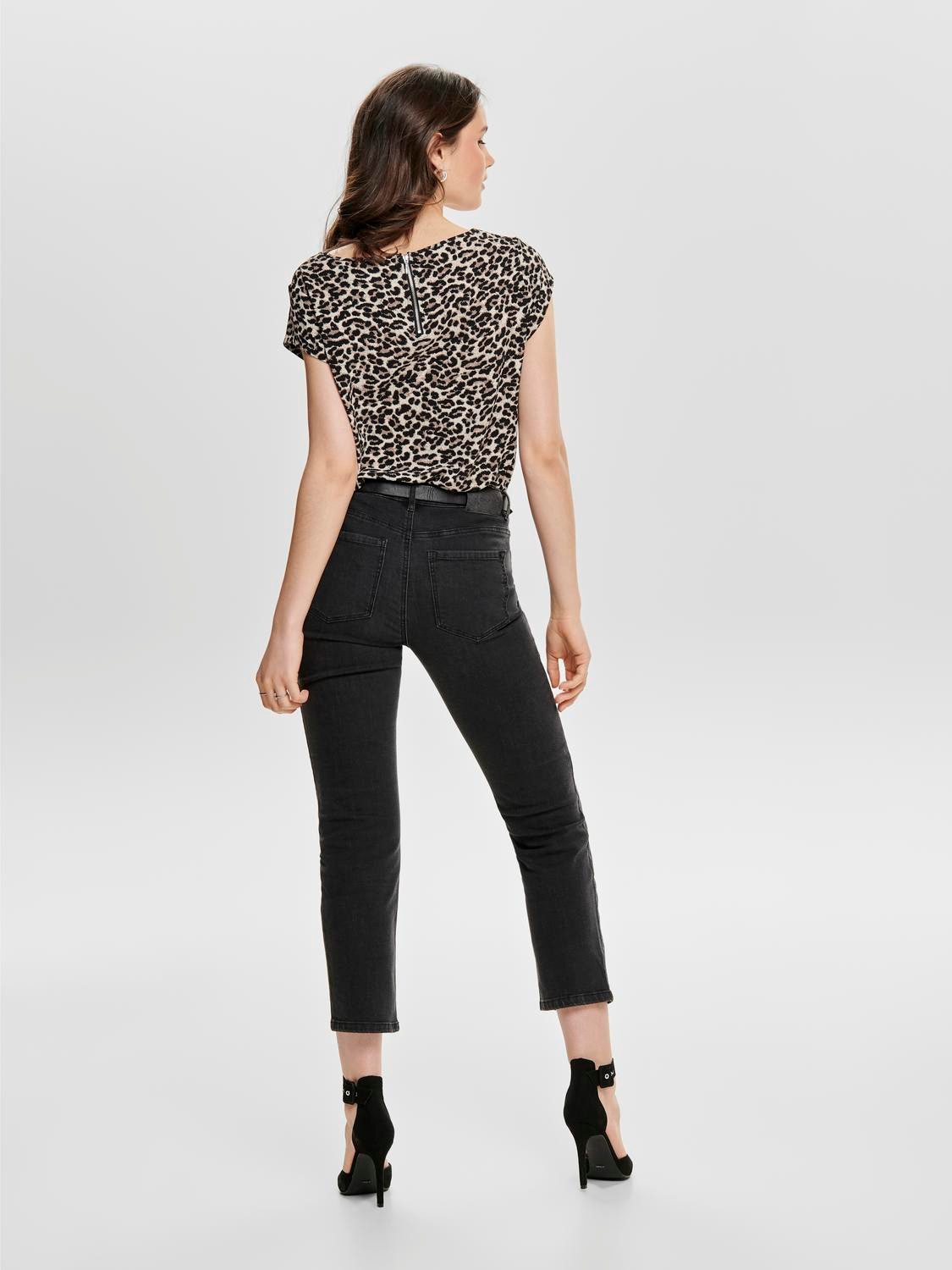 Only Shirtblouse ONLVIC S/S AOP TOP NOOS PTM