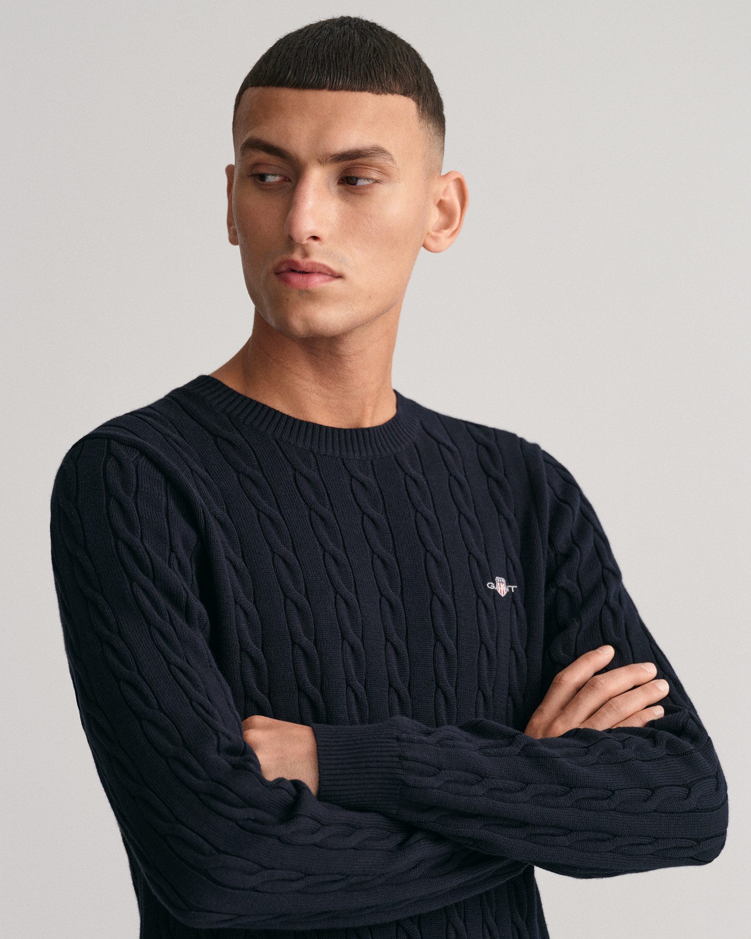 Gant Gebreide trui COTTON CABLE C-NECK met wapen-logo borduurwerk op de borst