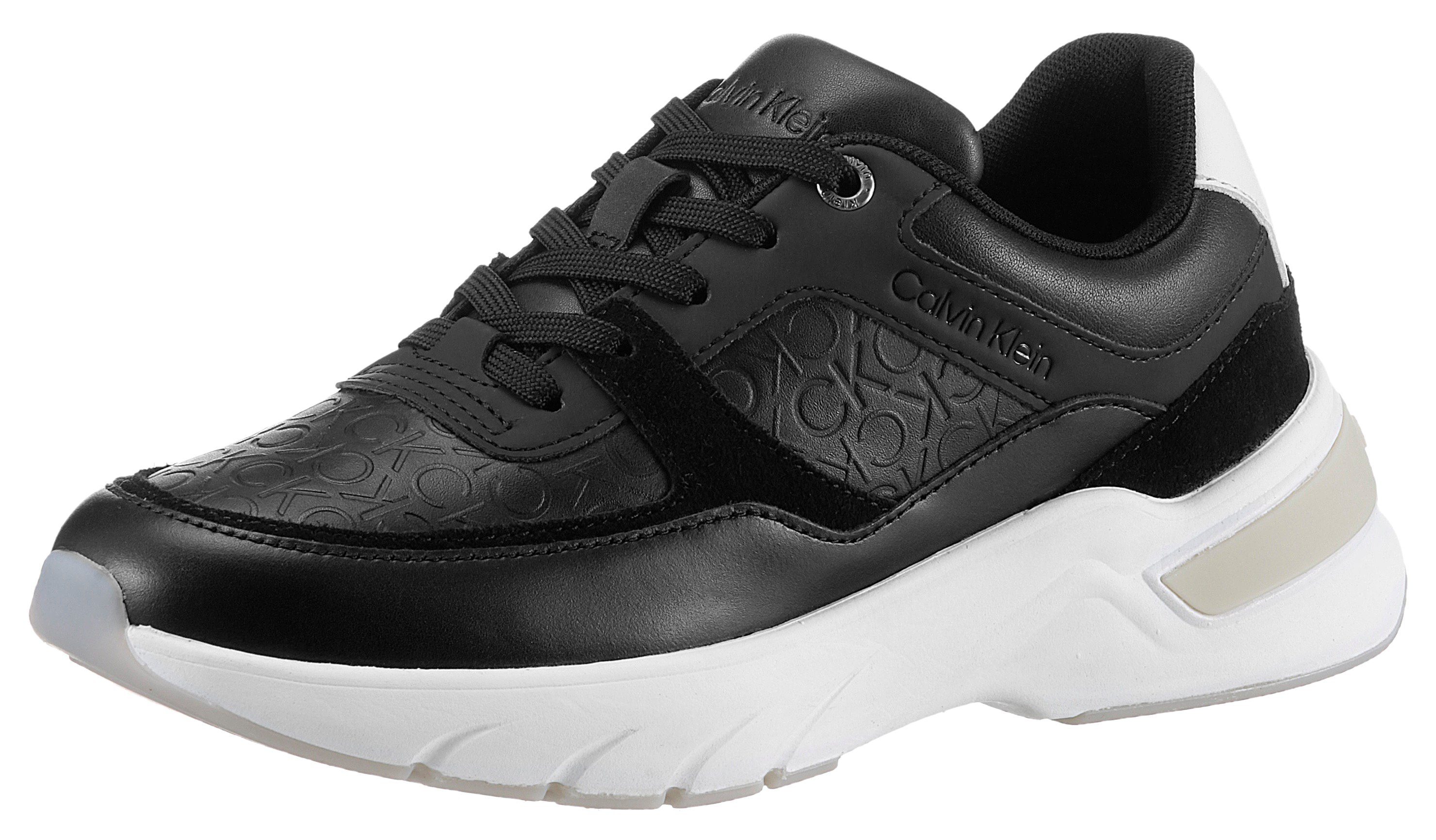 Calvin Klein Sneakers met sleehak ELEVATED RUNNER - MONO MIX met contrastafwerking op de hiel,...