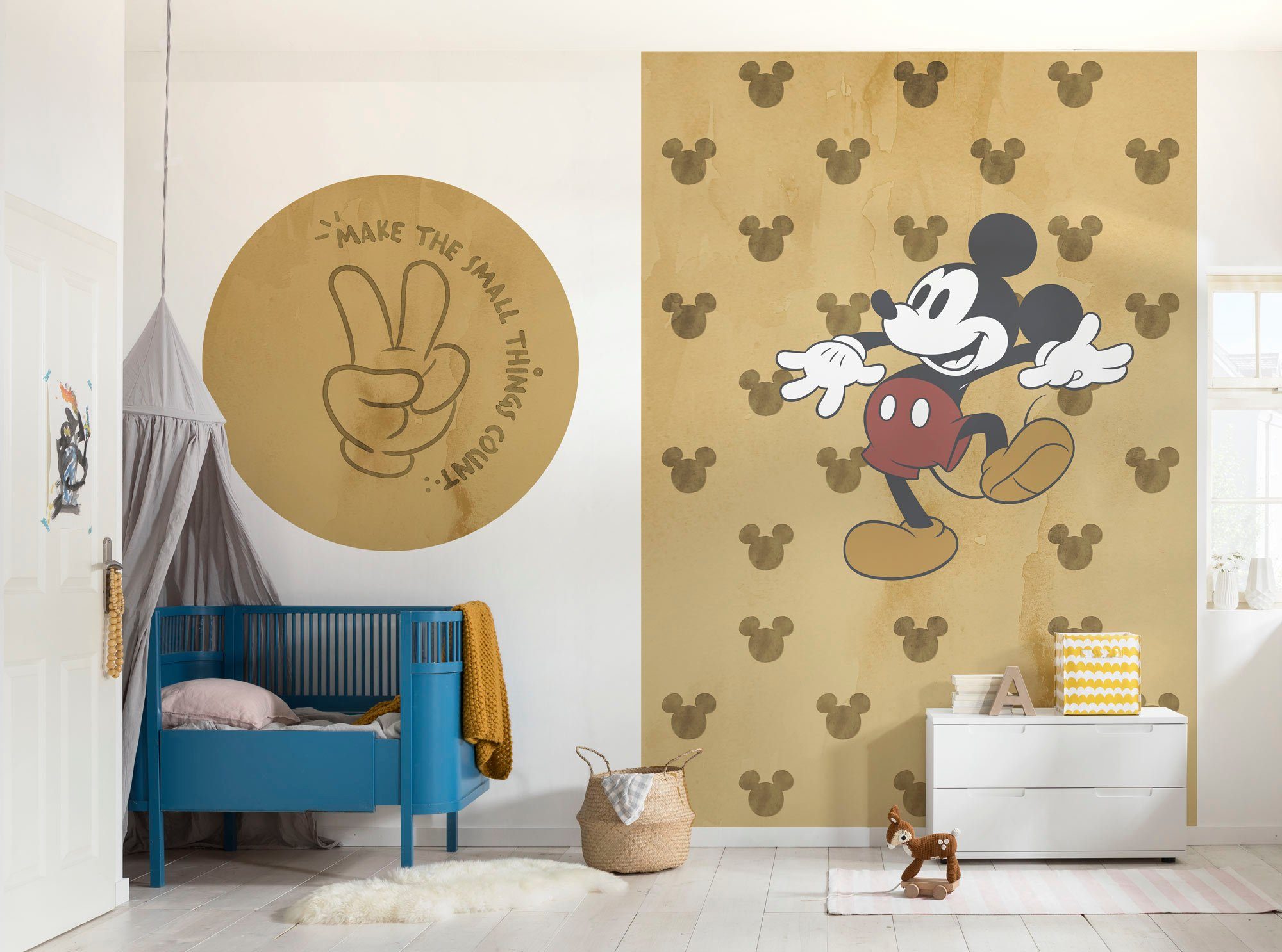 Komar Fotobehang Zelfklevend vlies - Mickey Love wins - Afmeting 125 x 125 cm (1 stuk)