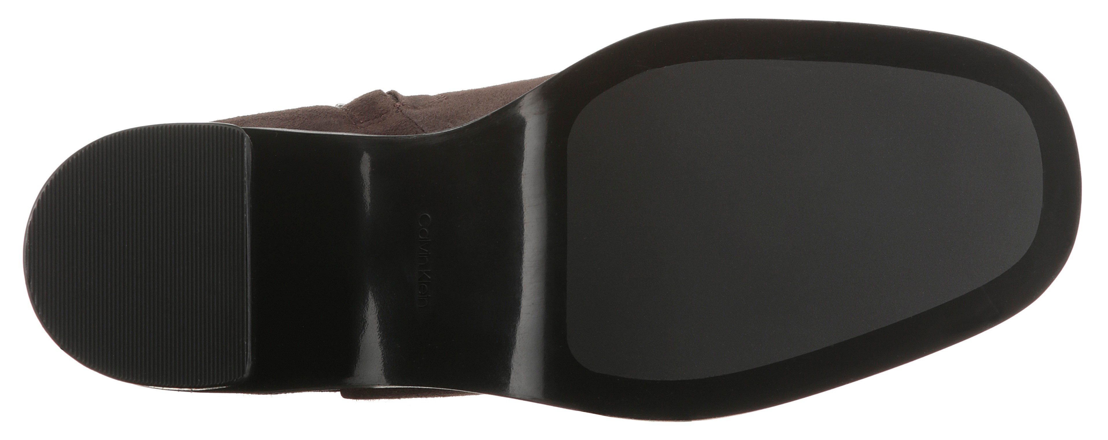 Calvin Klein Laarsjes BLOCK HEEL ZIP BOOT SUE Klassieke boots, blokhak, met CK-logo aan de zijkant van de schacht