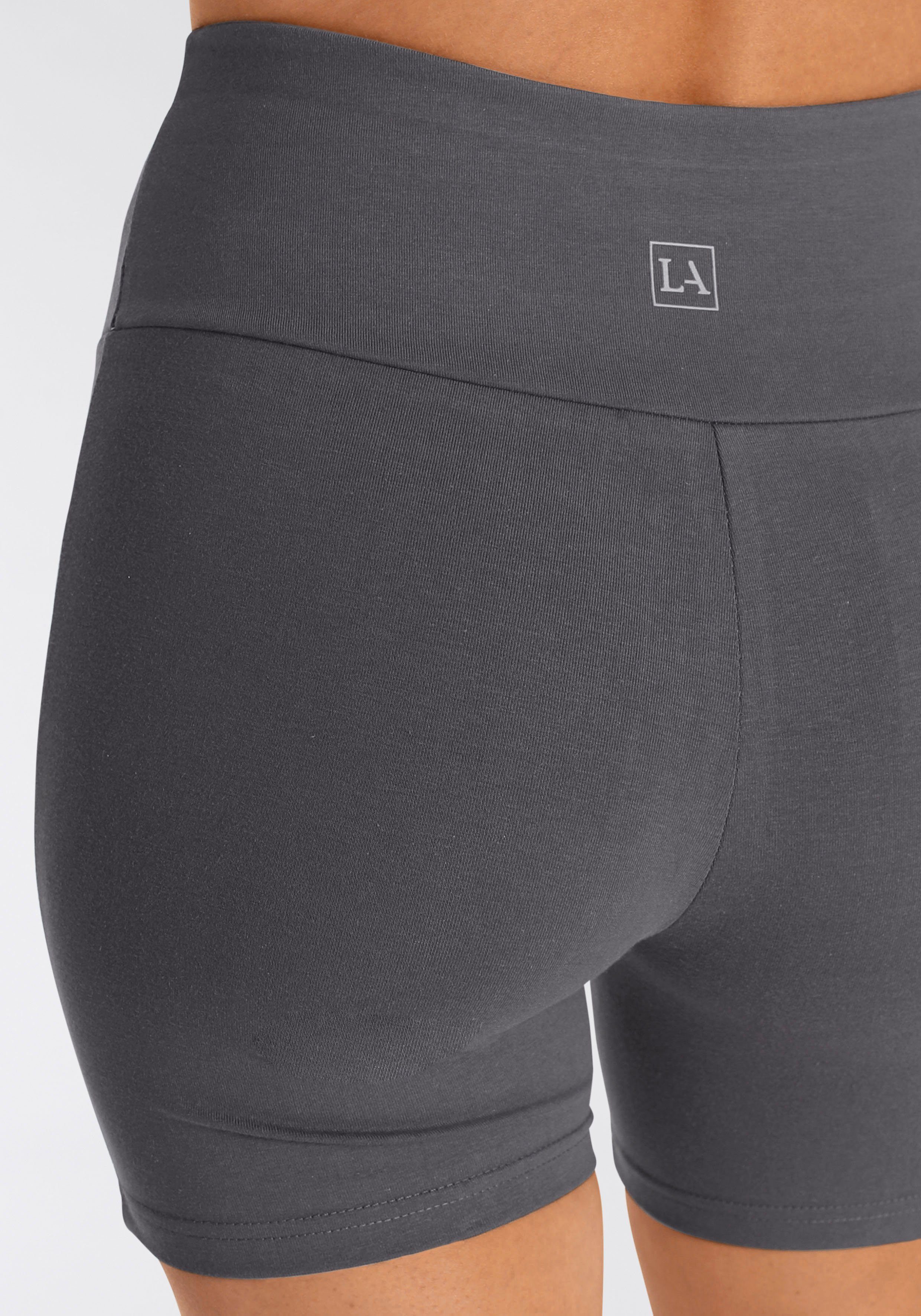 Lascana Short met brede boord en logoprint