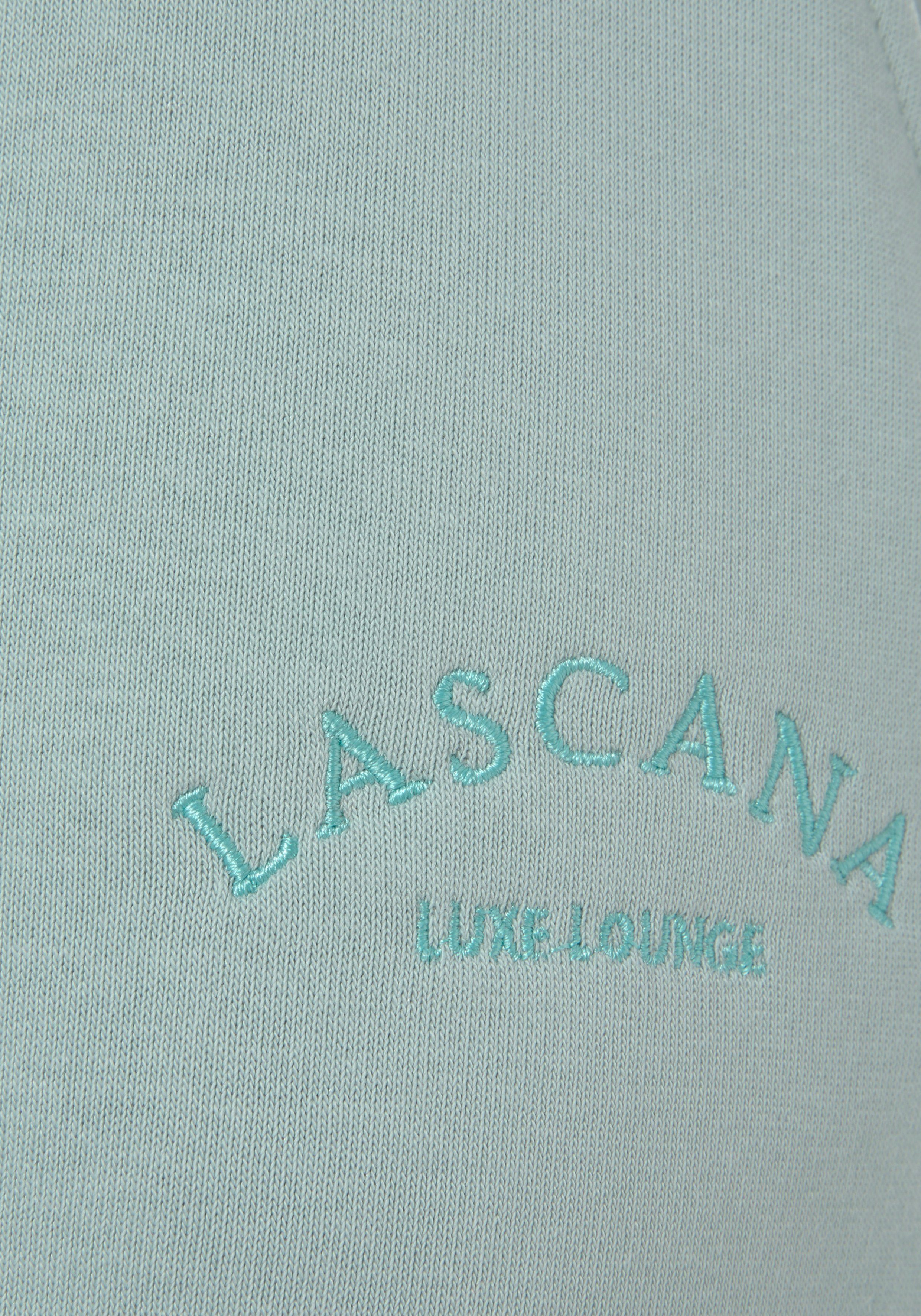 Lascana Relaxshorts - Sweatshorts - Korte broek met zijzakken en logostiksel, loungewear