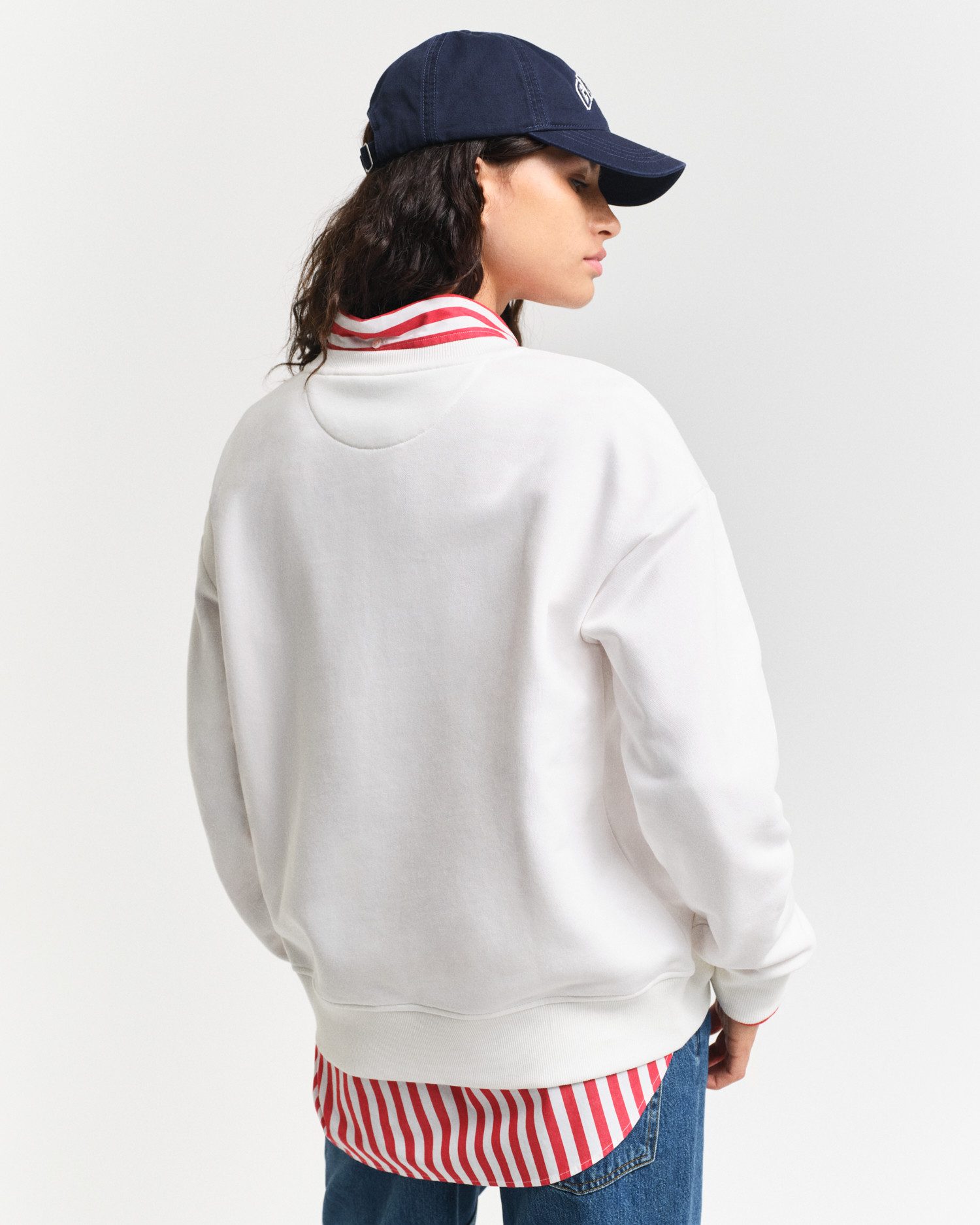 Gant Sweatshirt SHIELD C-NECK SWEAT Grafische GANT-borduursel op de borst