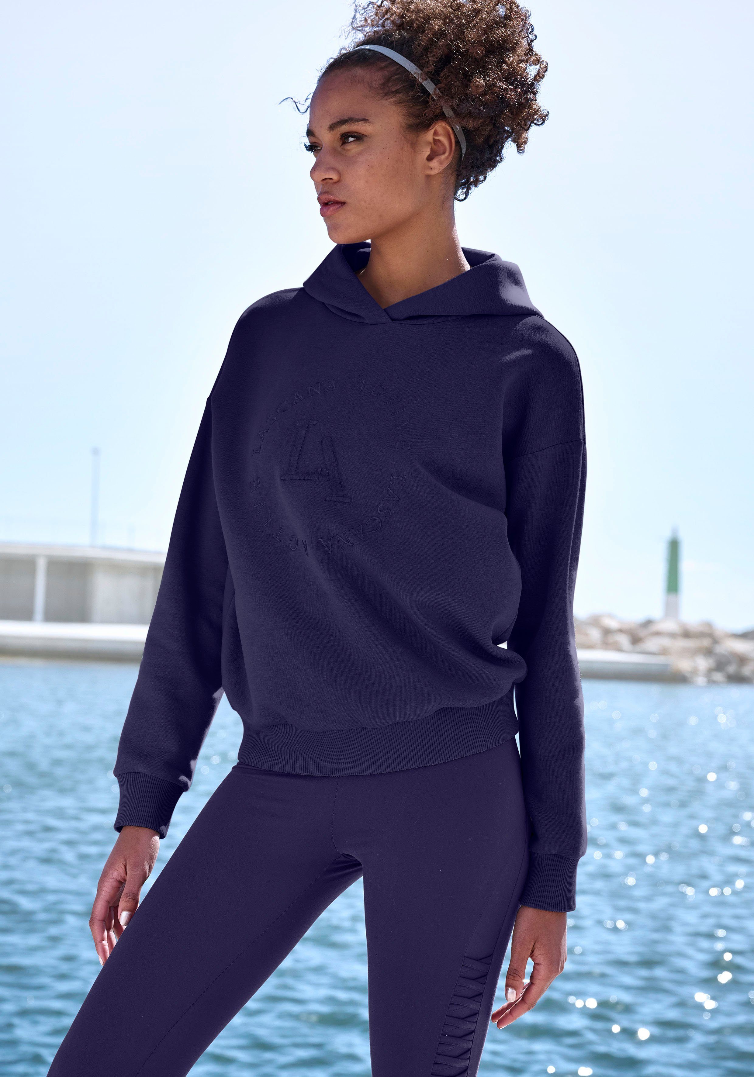active by Lascana Hoodie - Performance hoodie met geborduurd rond logo en Performance hoodie met ronde logostiksel en zachte ribboorden