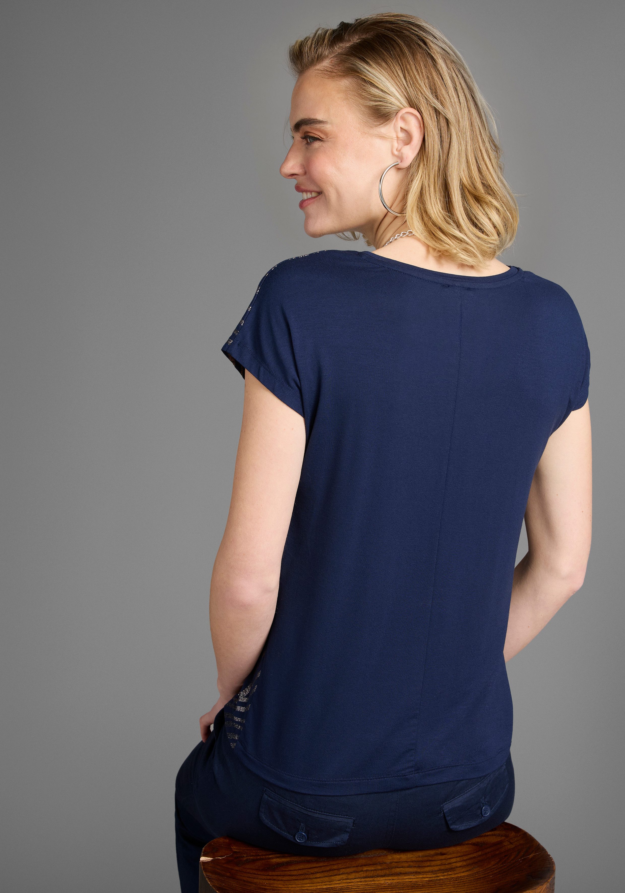 Laura Scott Shirt met ronde hals Korte mouwen, figuurvolgend, van elastische single jersey