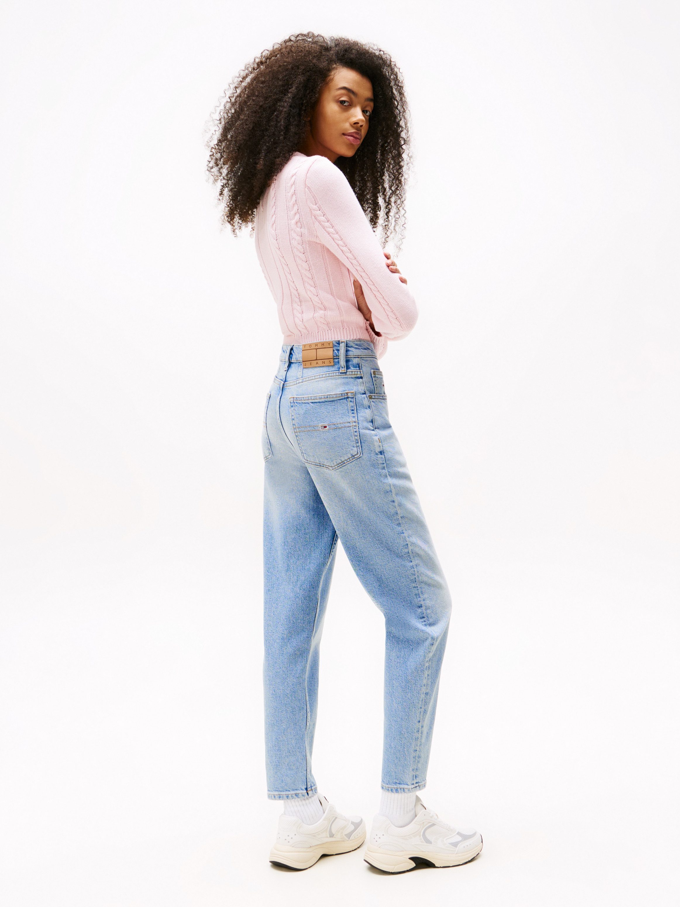 TOMMY JEANS Mom jeans High waist - Mom-Jeans Tapered met logo-borduurwerk, in enkelvrije lengte