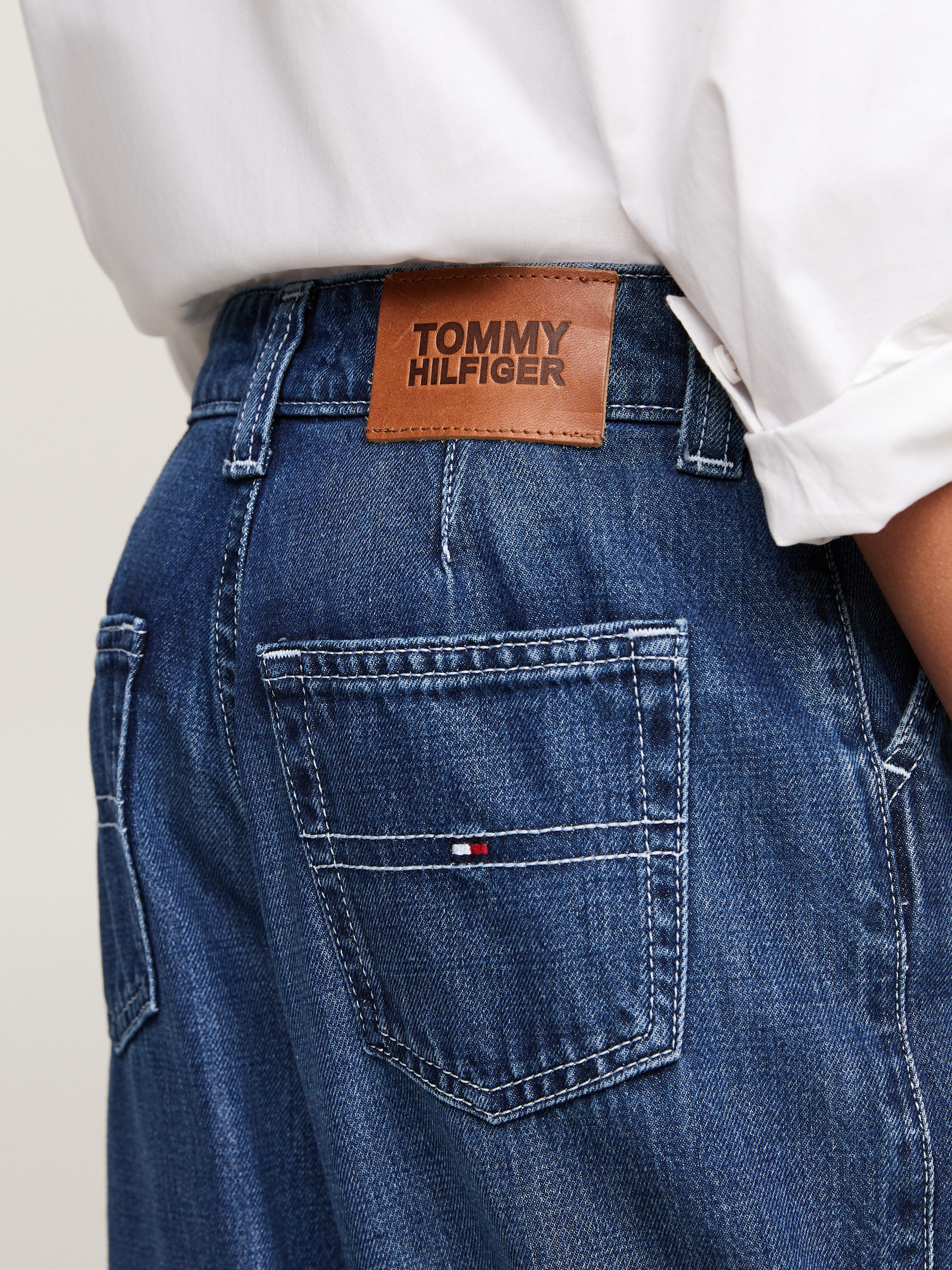Tommy Hilfiger Wijde jeans MABEL PLEATS MID BLUE WASH in middelblau wassing, met logo-badge