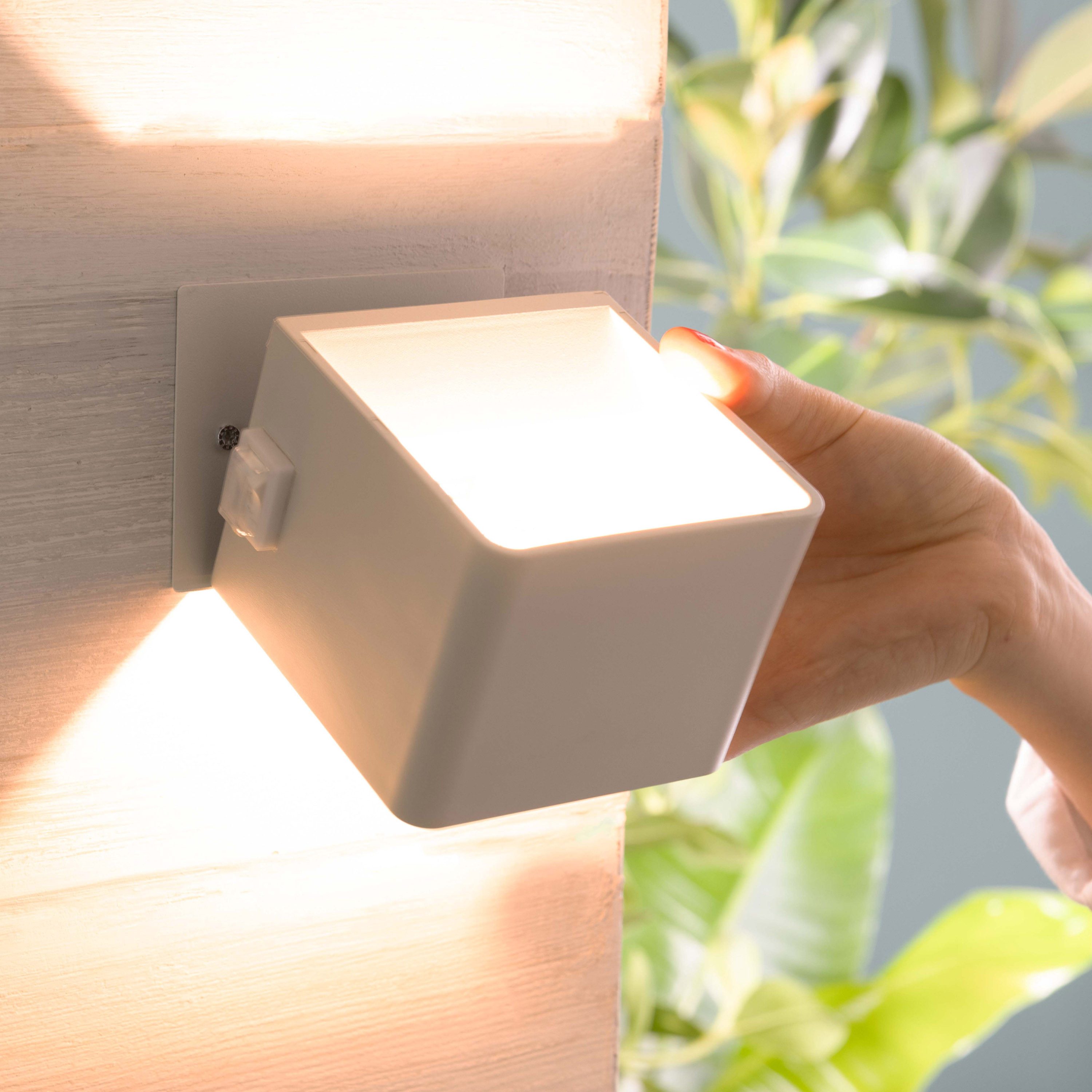 Brilliant Leuchten Wandlamp voor buiten Iseo - draagbare acculamp incl. magnetische plaat Accu, 300 lm, 3000 K, USB, zwart, mobiele buitenlamp, wandlamp (1 stuk)