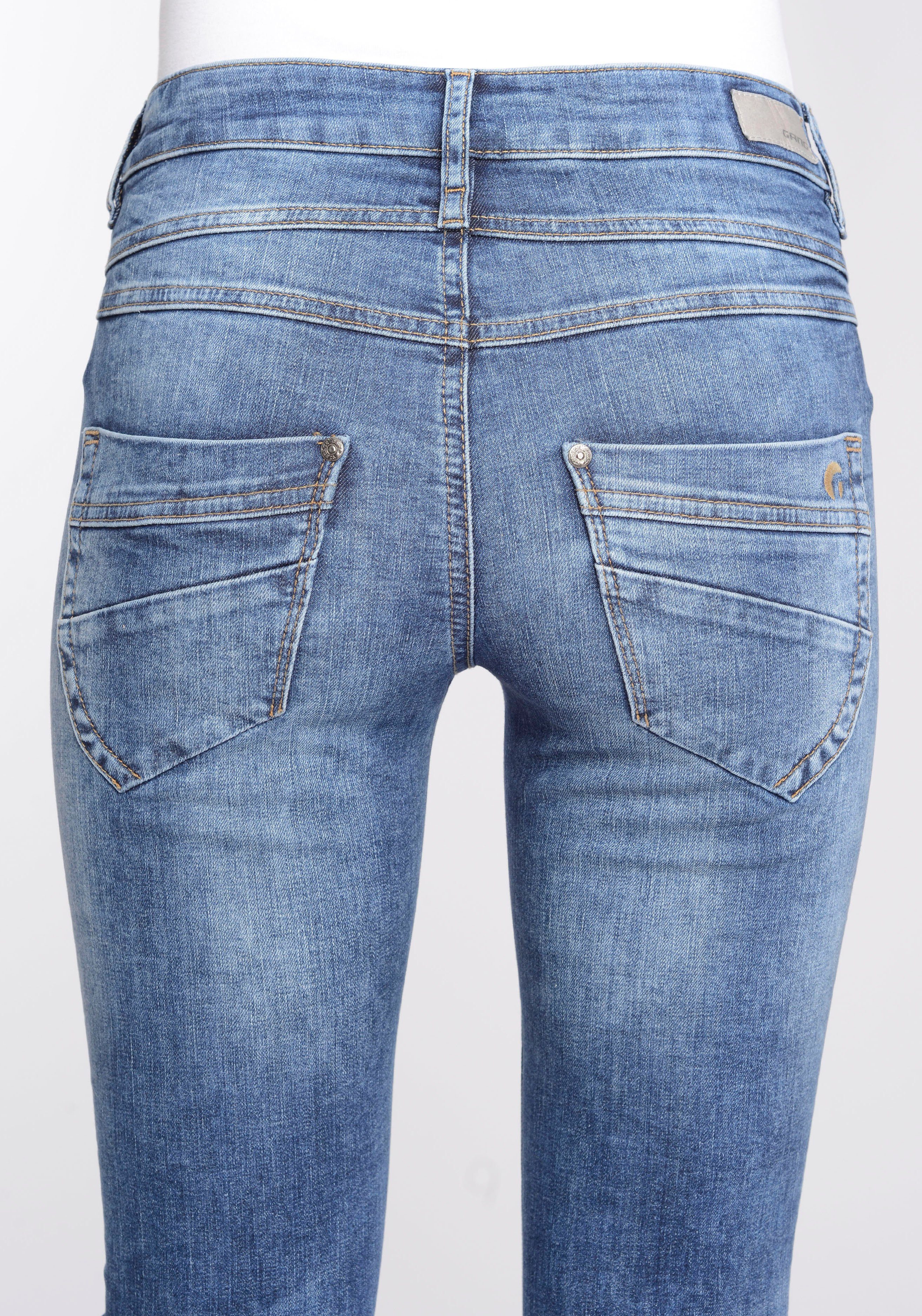 GANG Skinny fit jeans 94MORA met 3-knoopsluiting en pas voor